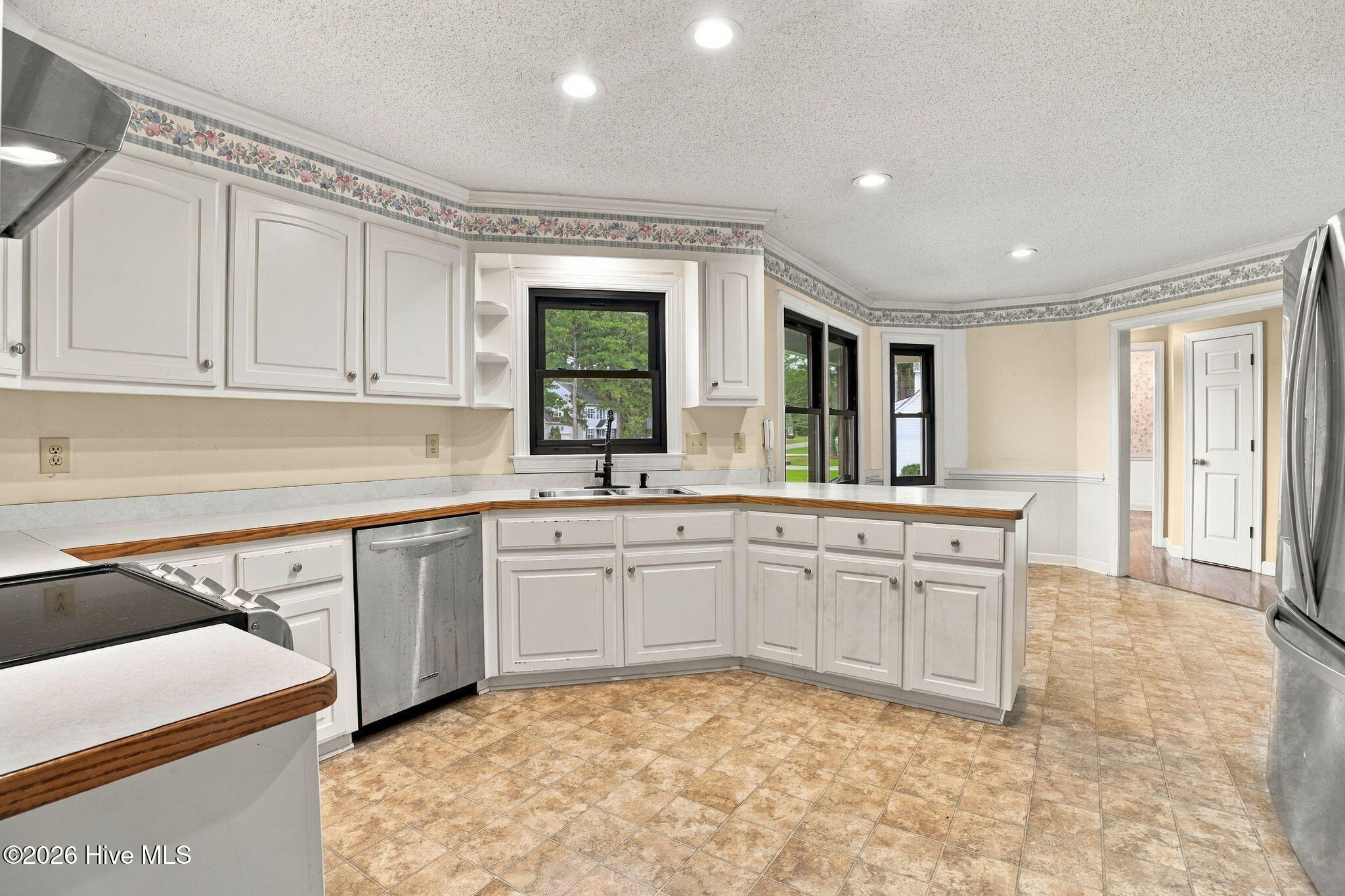 203 W Raintree Lane Property Photo 17