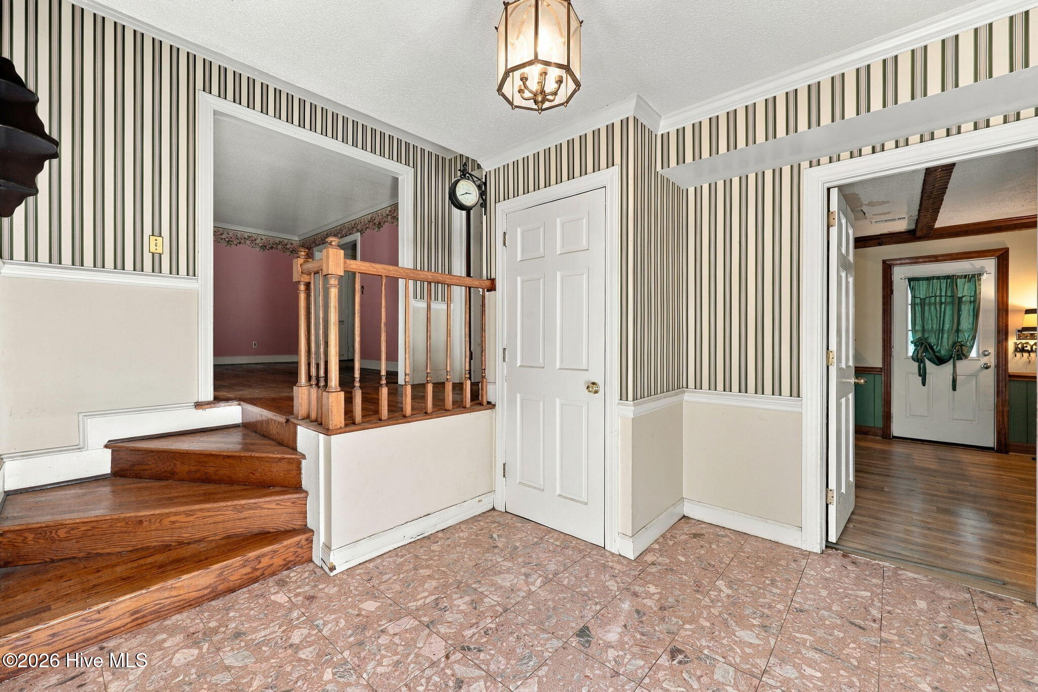 507 Eleanor Street Property Photo 6