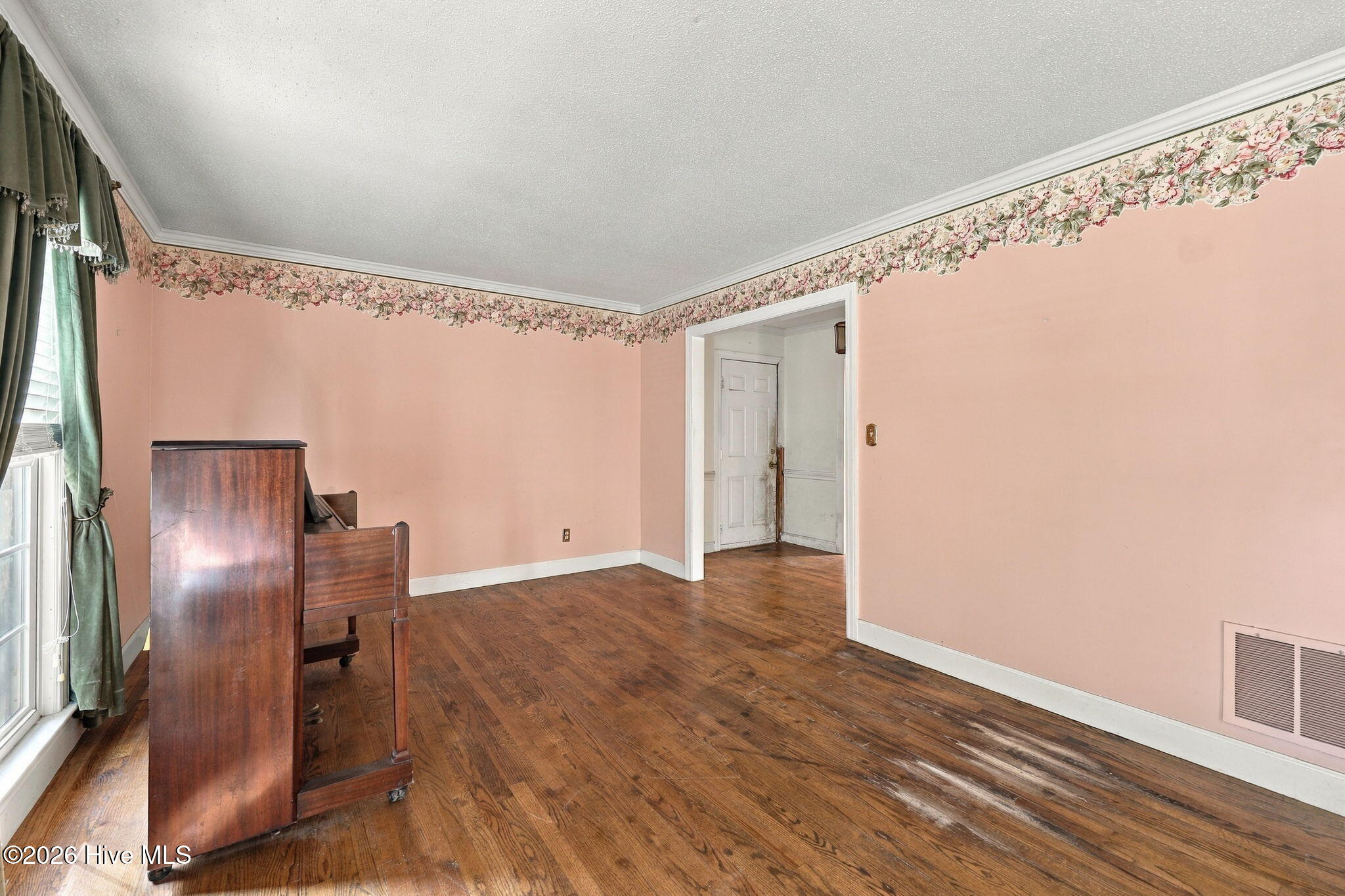 507 Eleanor Street Property Photo 9