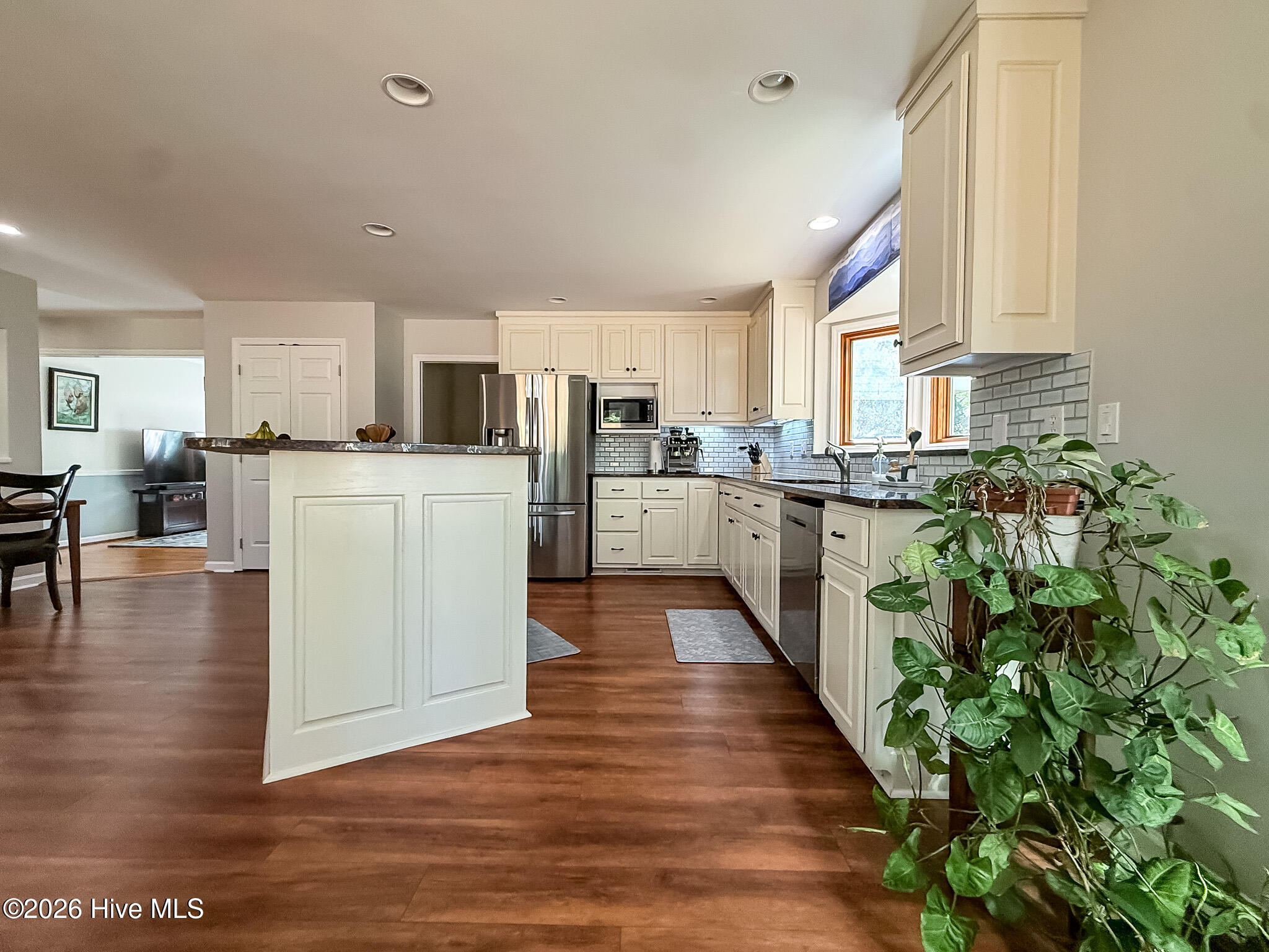 186 James Drive Property Photo 25