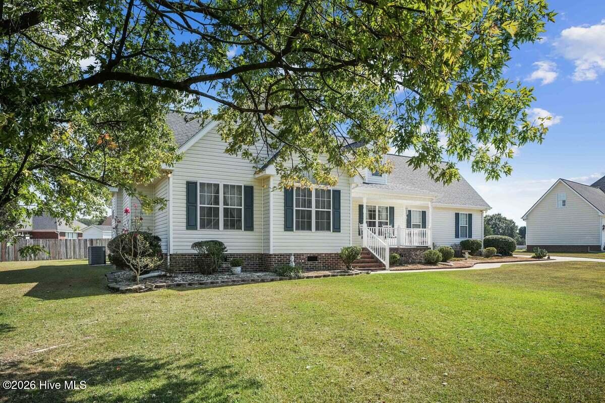 117 Clay Brook Drive Property Photo 3