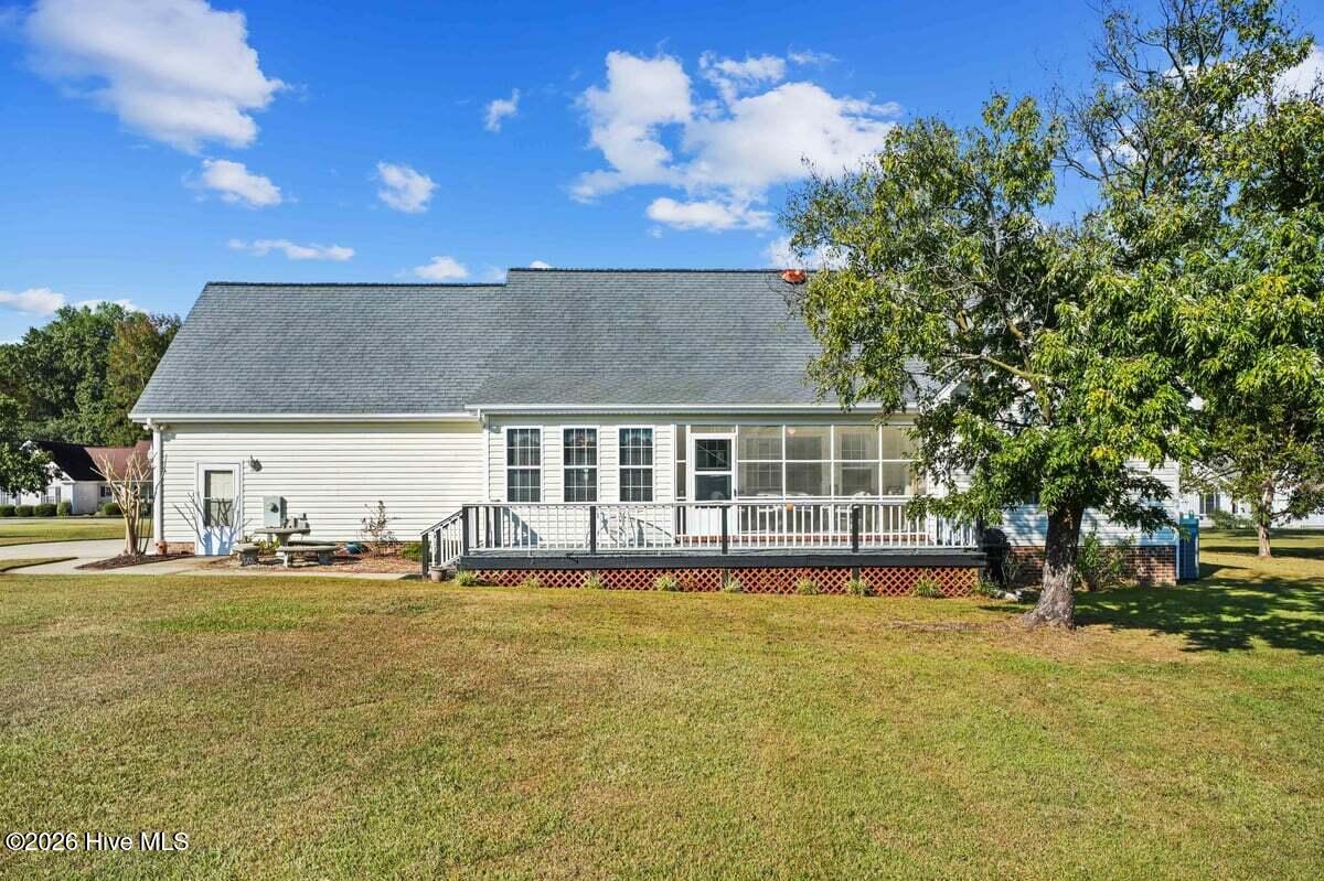 117 Clay Brook Drive Property Photo 8