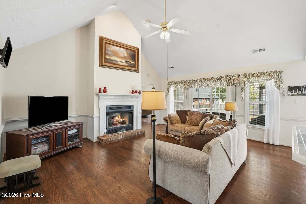 117 Clay Brook Drive Property Photo 15