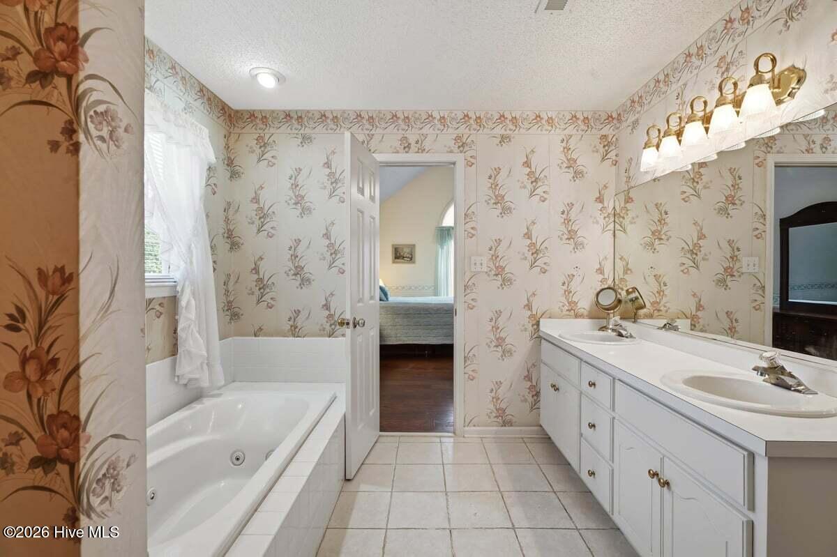 117 Clay Brook Drive Property Photo 25