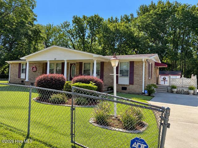 409 E Railroad Street Property Photo 1