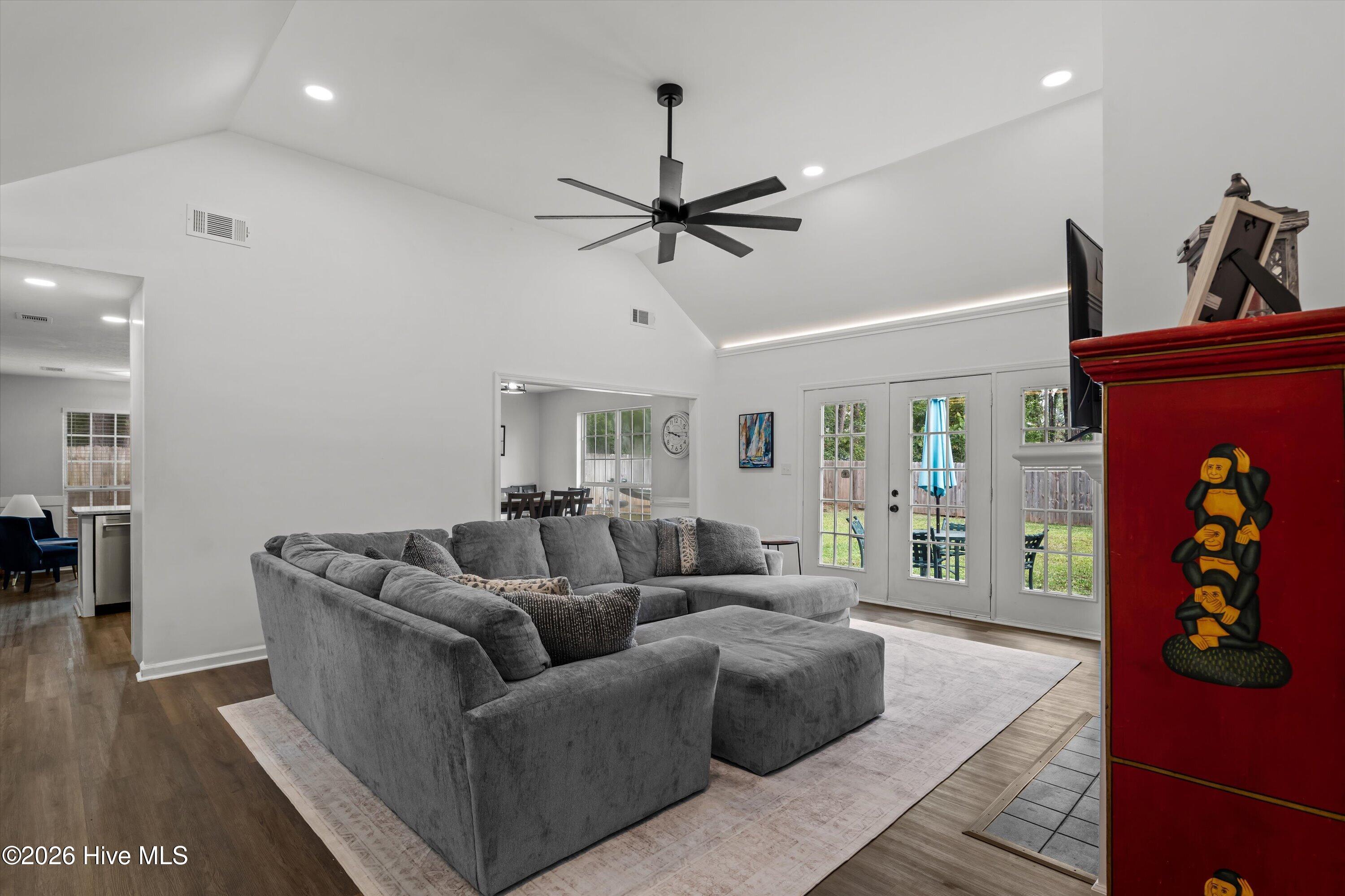 867 Chase Road Property Photo 11
