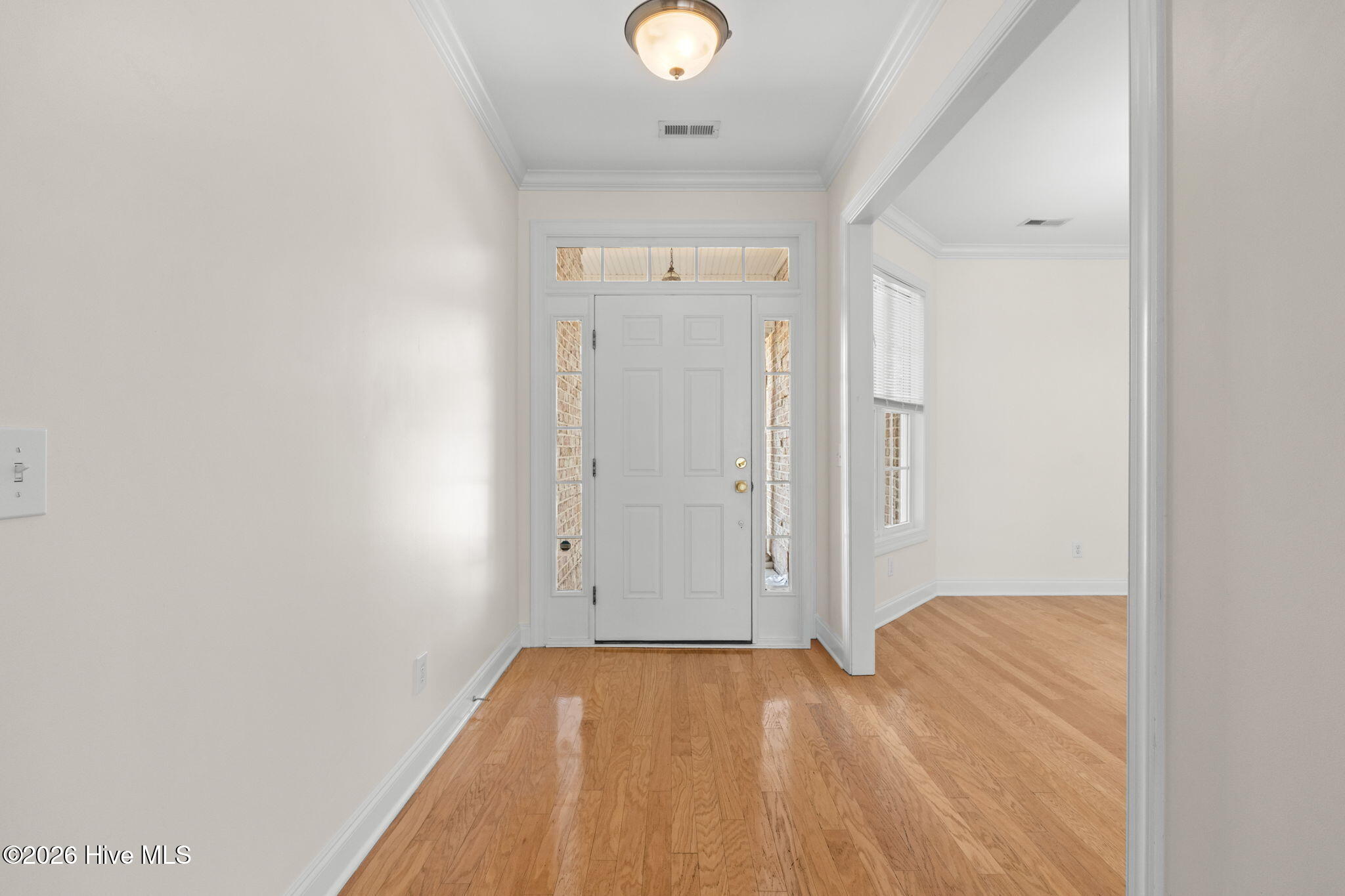 1052 Stonebridge Lane Property Photo 4