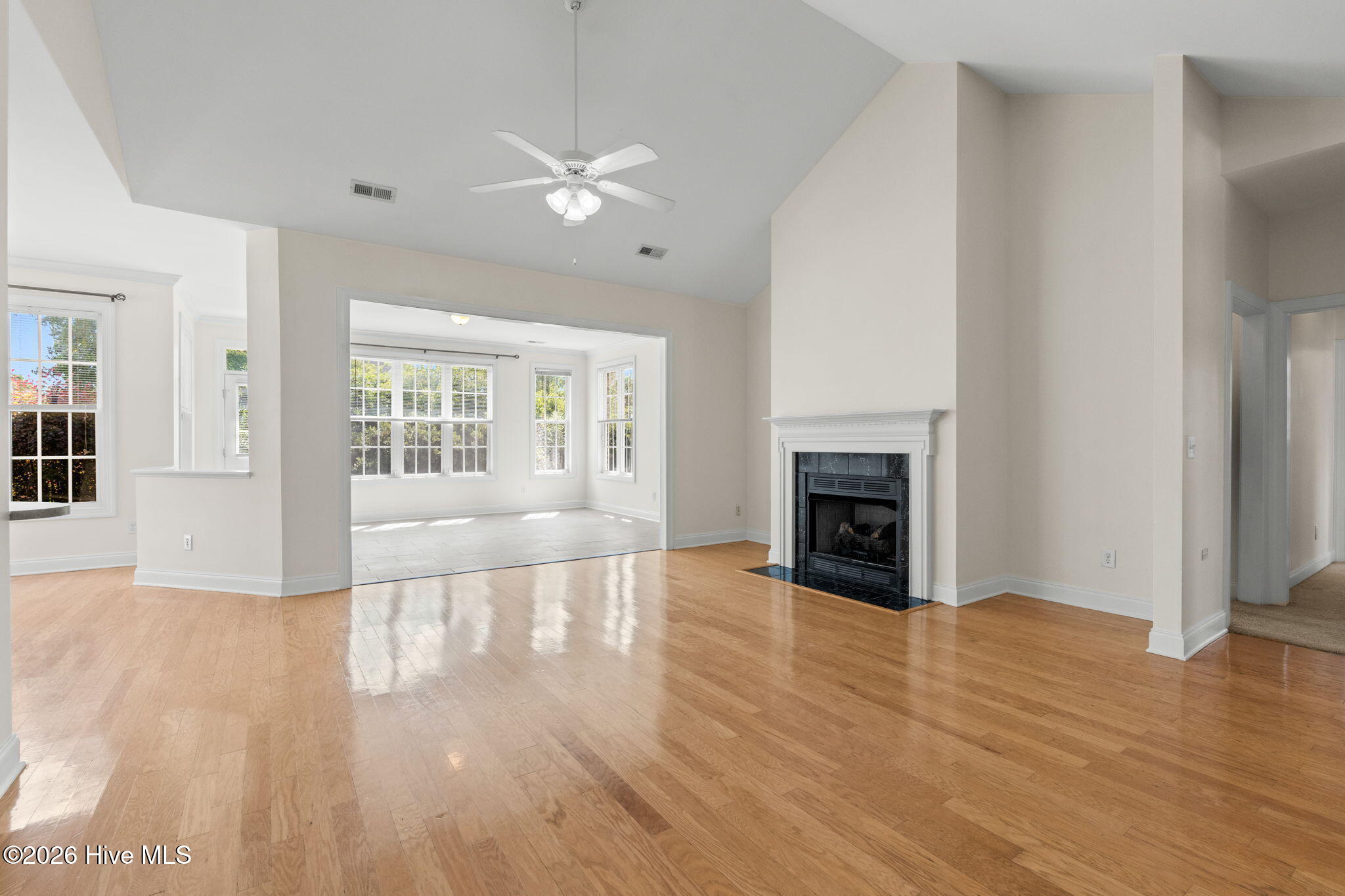 1052 Stonebridge Lane Property Photo 8