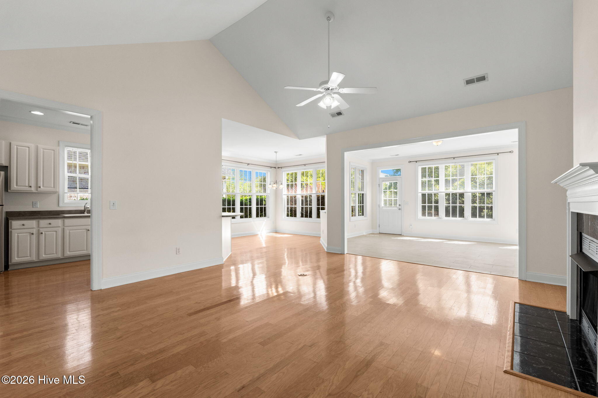 1052 Stonebridge Lane Property Photo 11