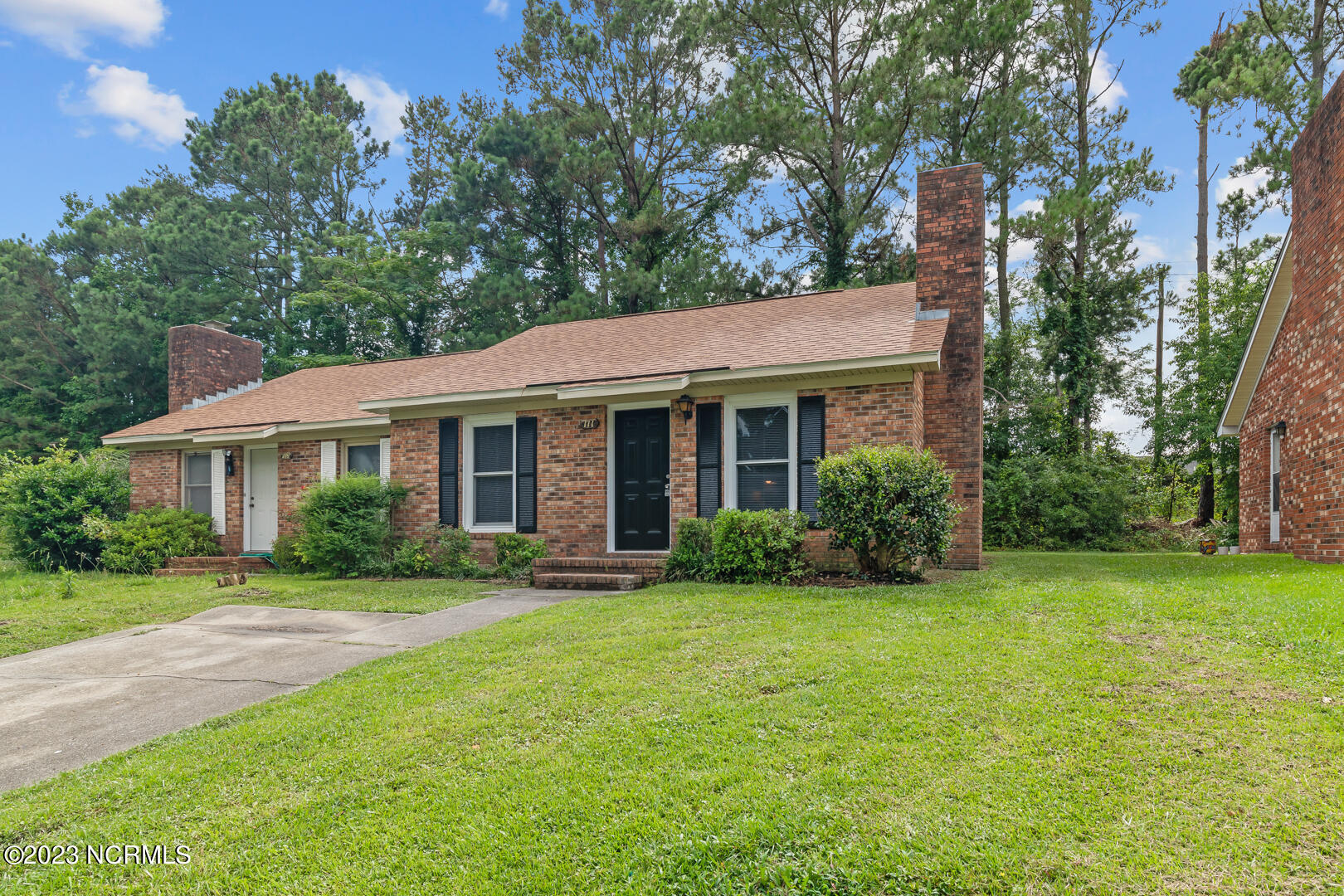 111 Windsor Court Property Photo 3