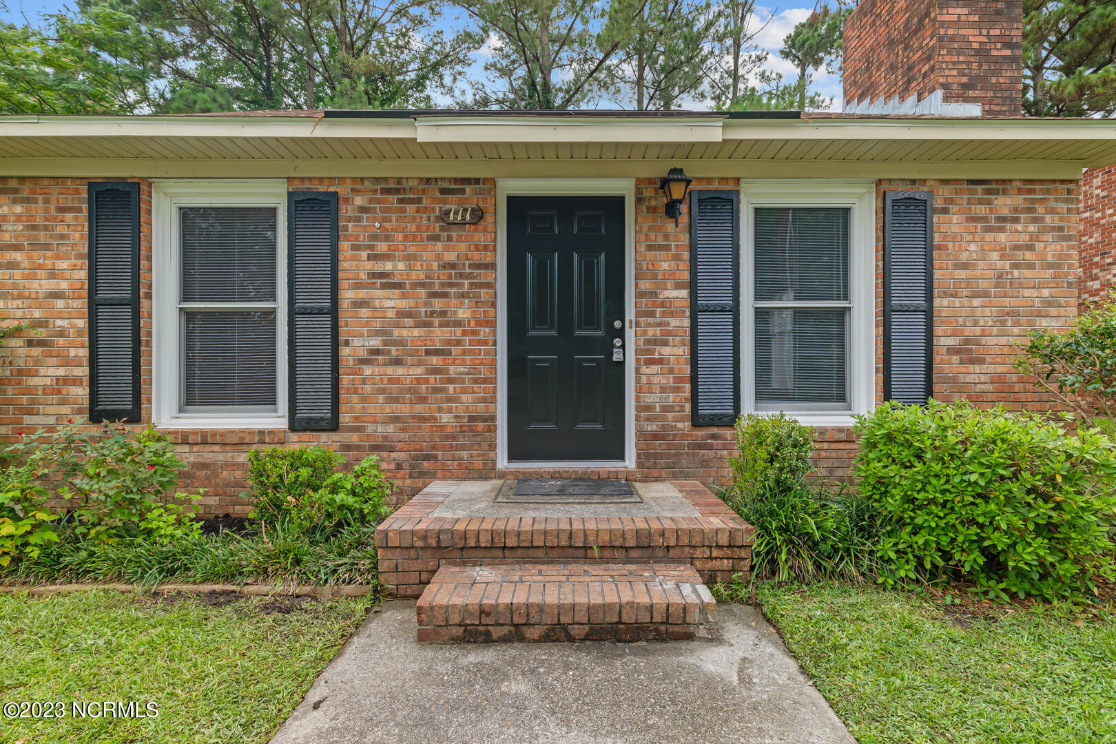 111 Windsor Court Property Photo 4