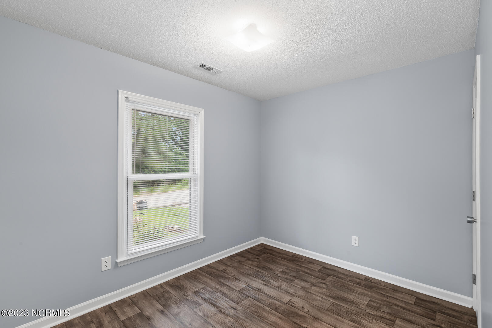 111 Windsor Court Property Photo 19