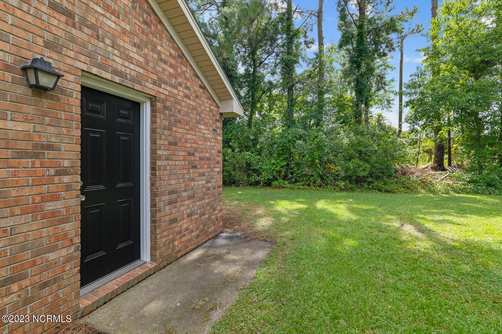 111 Windsor Court Property Photo 24