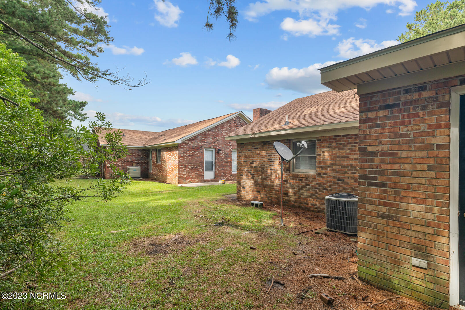 111 Windsor Court Property Photo 28