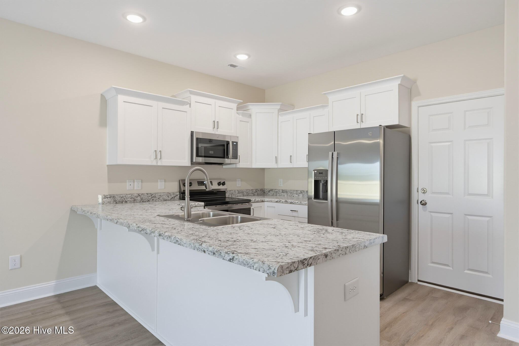 303 Coastal Reef Court Property Photo 5
