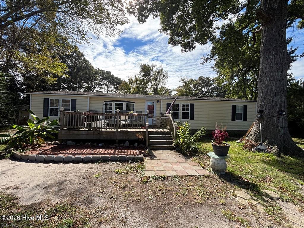 106 Maple Circle Property Photo 1