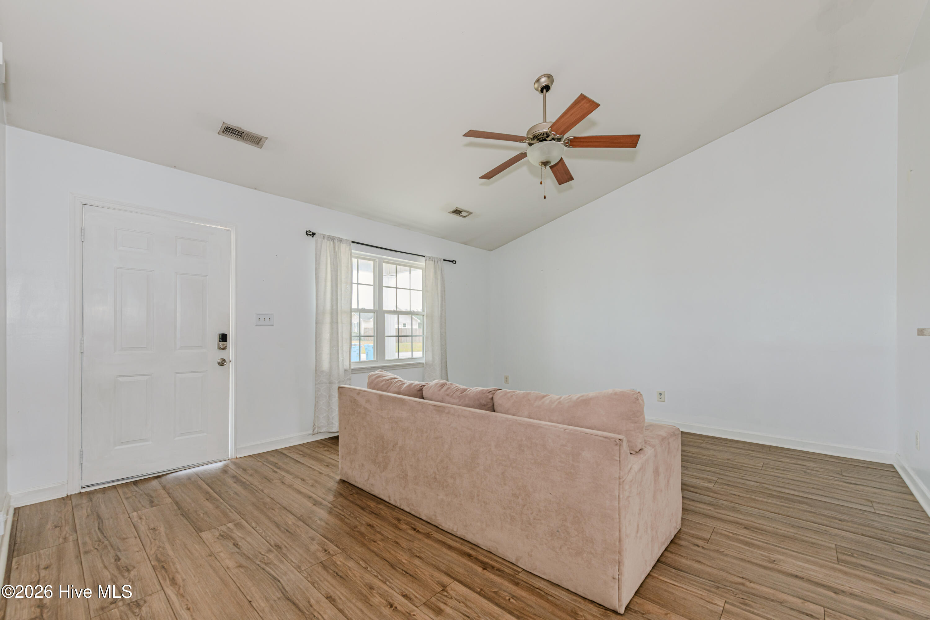 124 Eagle Ridge Drive Property Photo 6