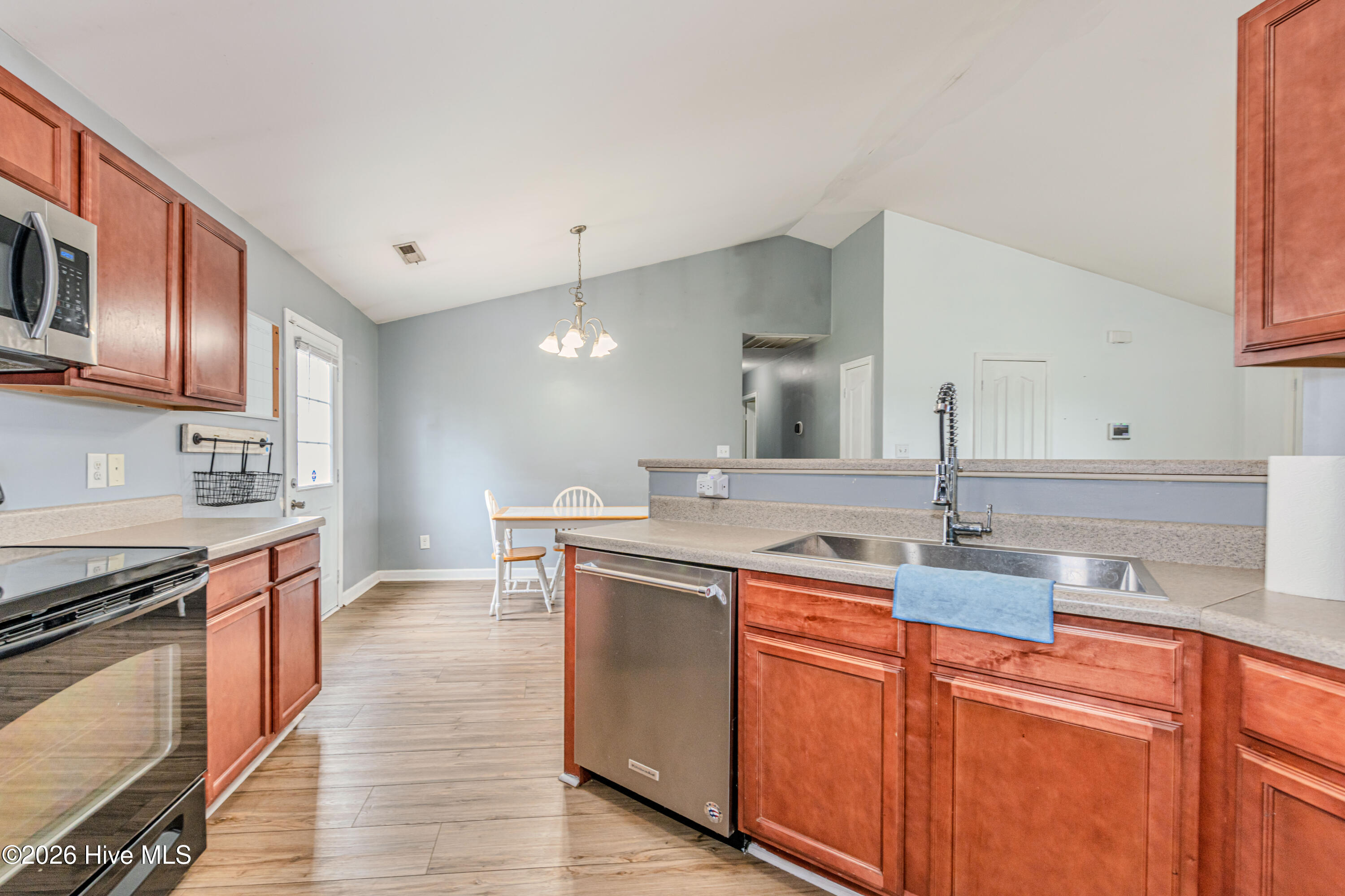 124 Eagle Ridge Drive Property Photo 10