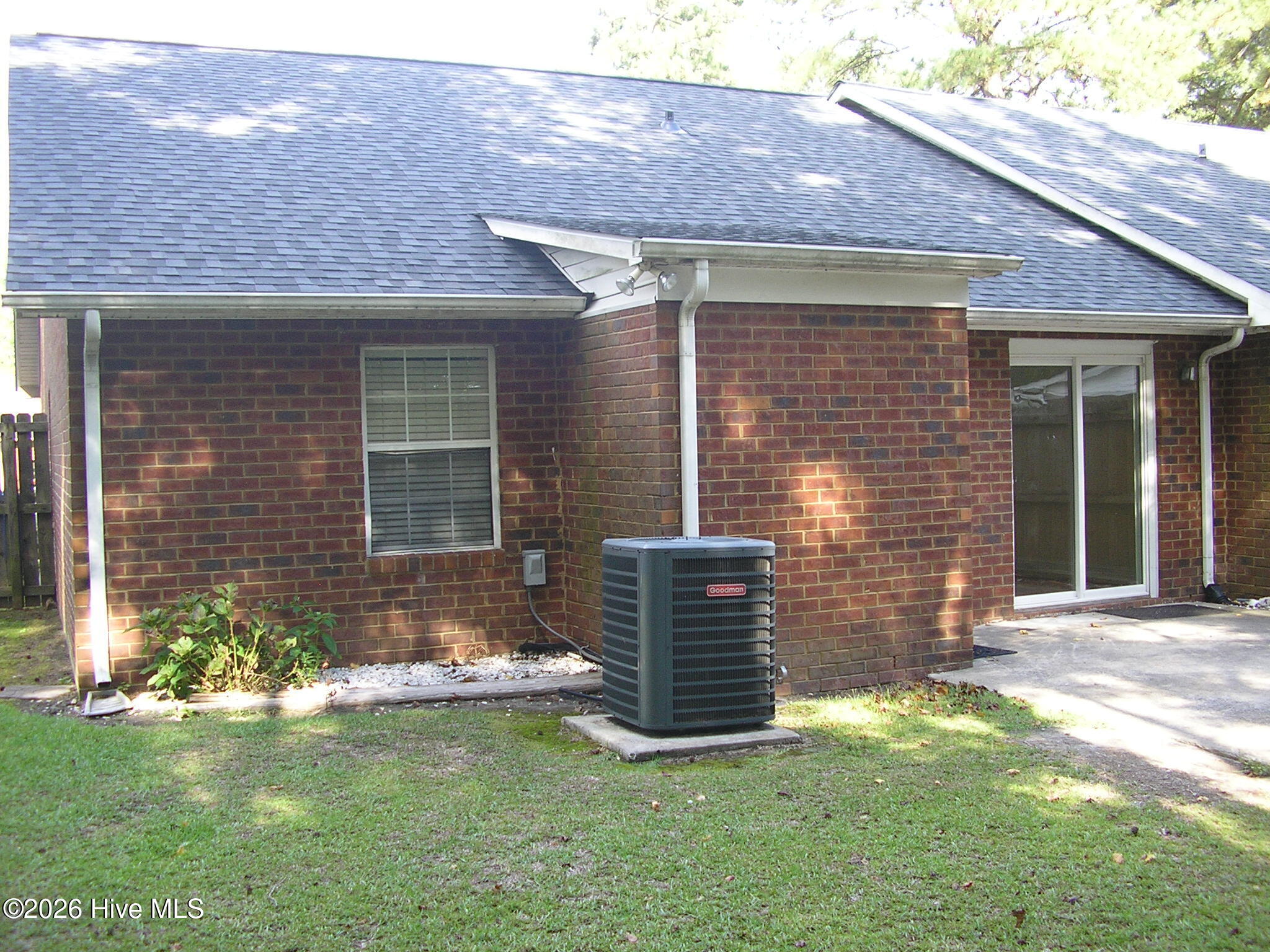 1206 Holden Drive B Property Photo 3