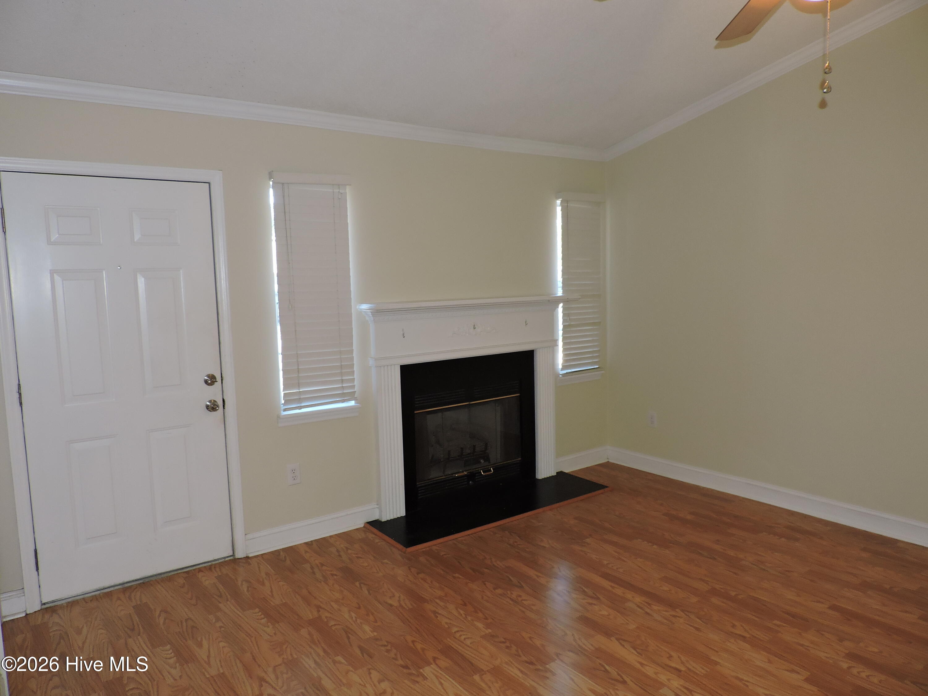 1206 Holden Drive B Property Photo 5