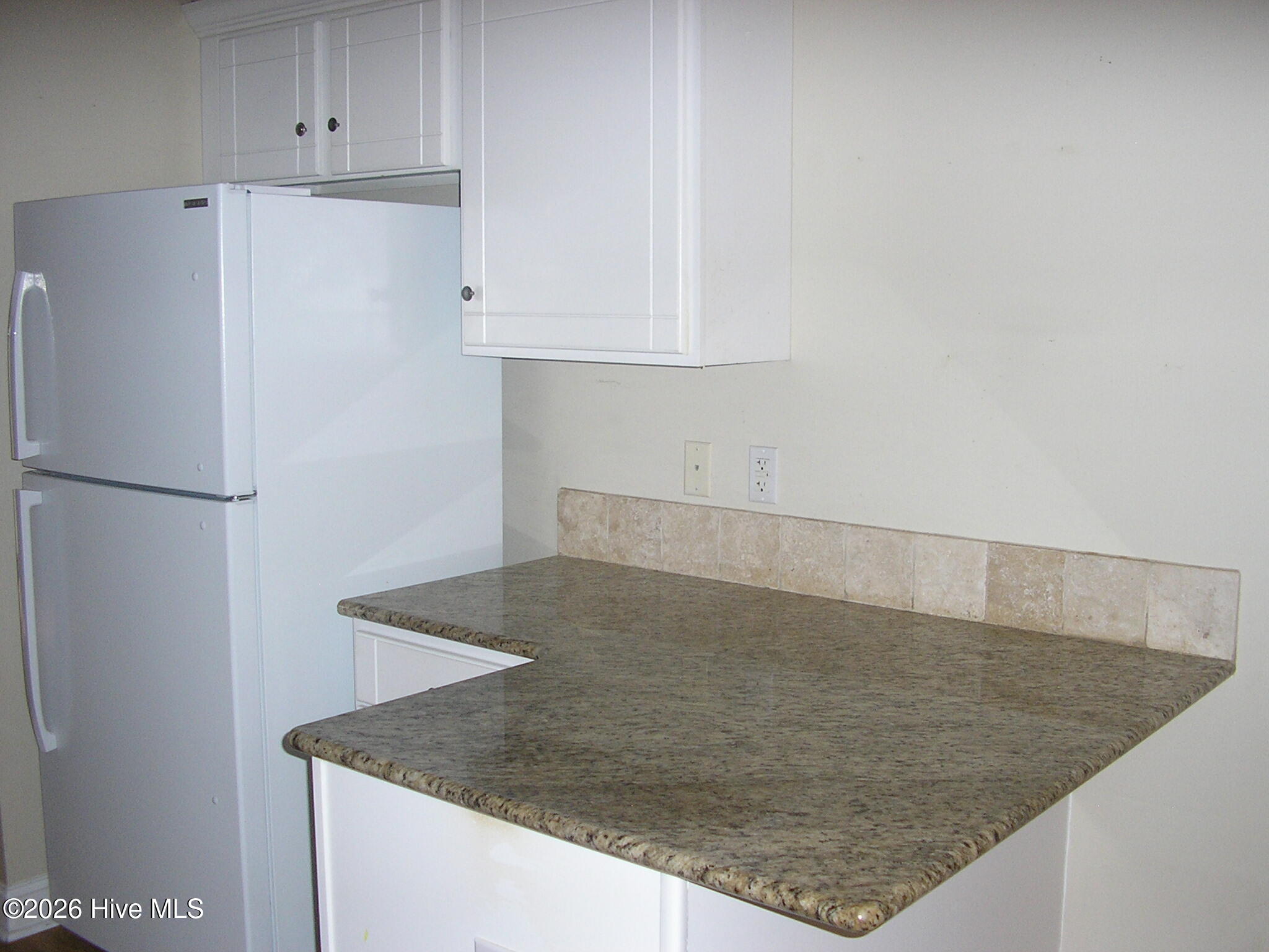 1206 Holden Drive B Property Photo 10