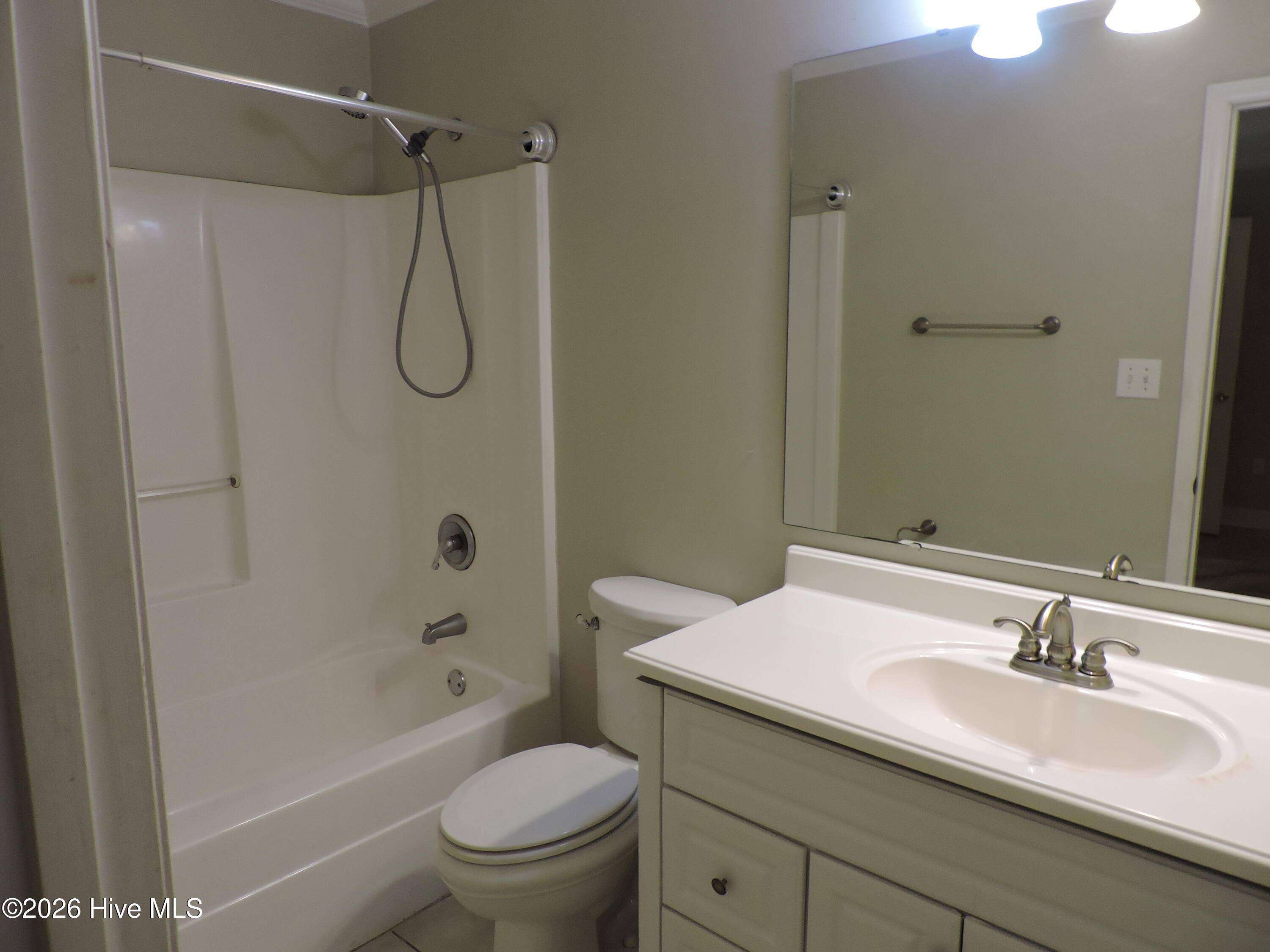 1206 Holden Drive B Property Photo 17