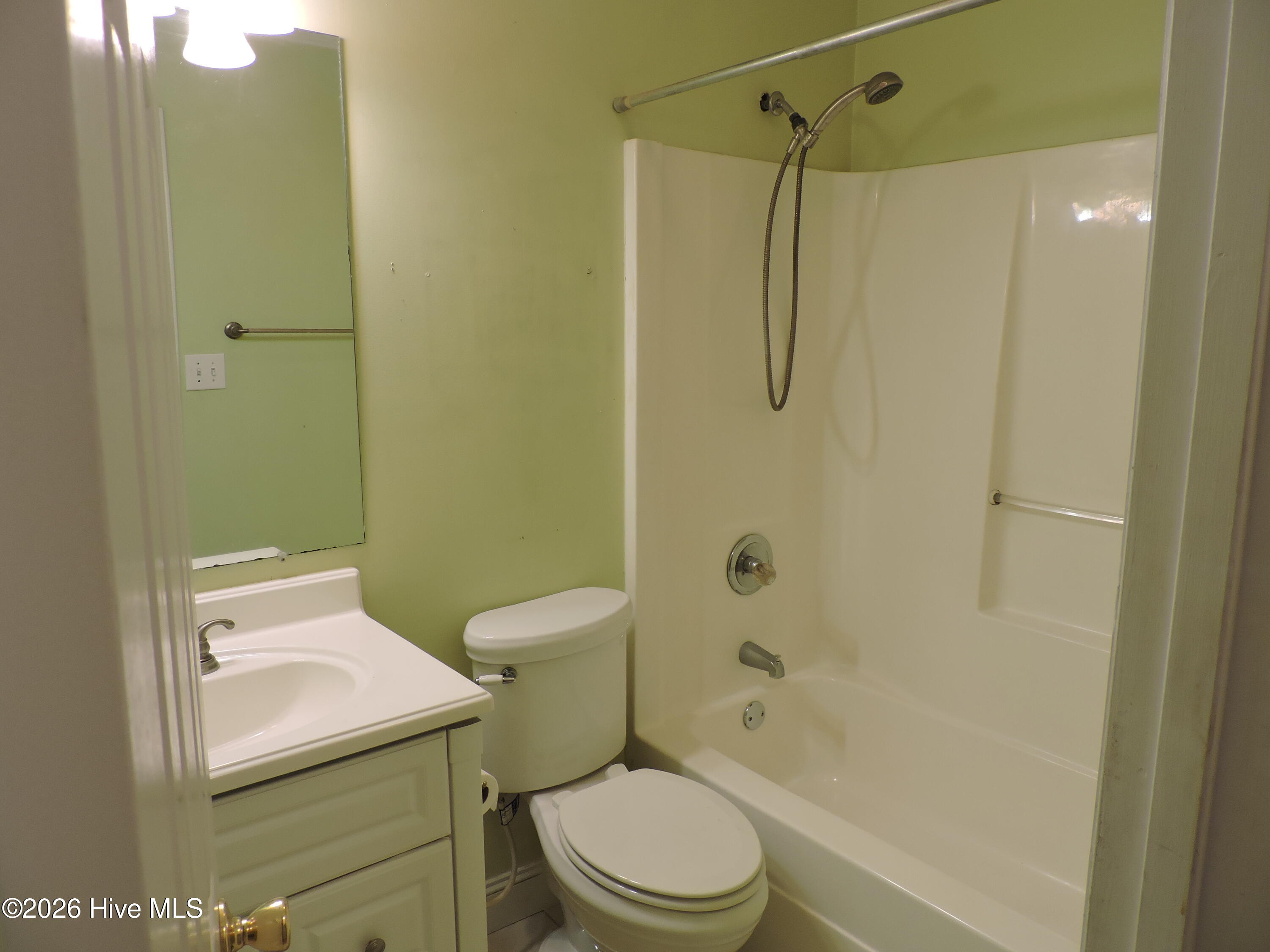 1206 Holden Drive B Property Photo 18