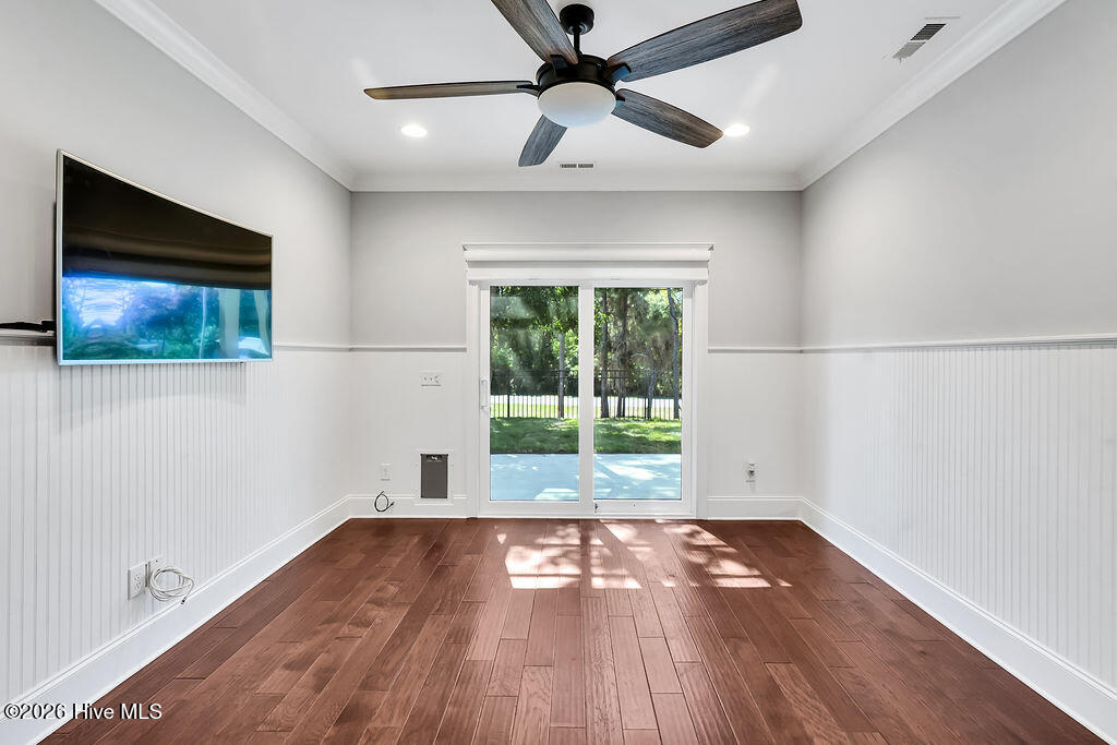 975 Softwind Way Property Photo 23