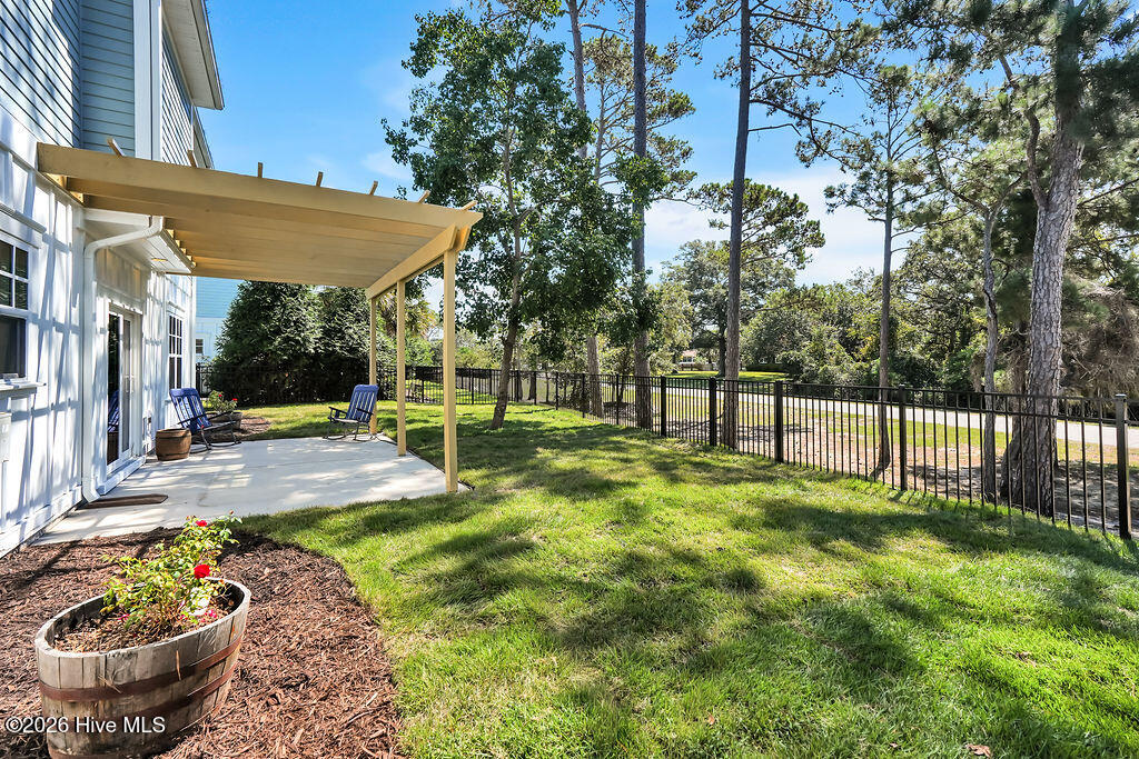 975 Softwind Way Property Photo 32