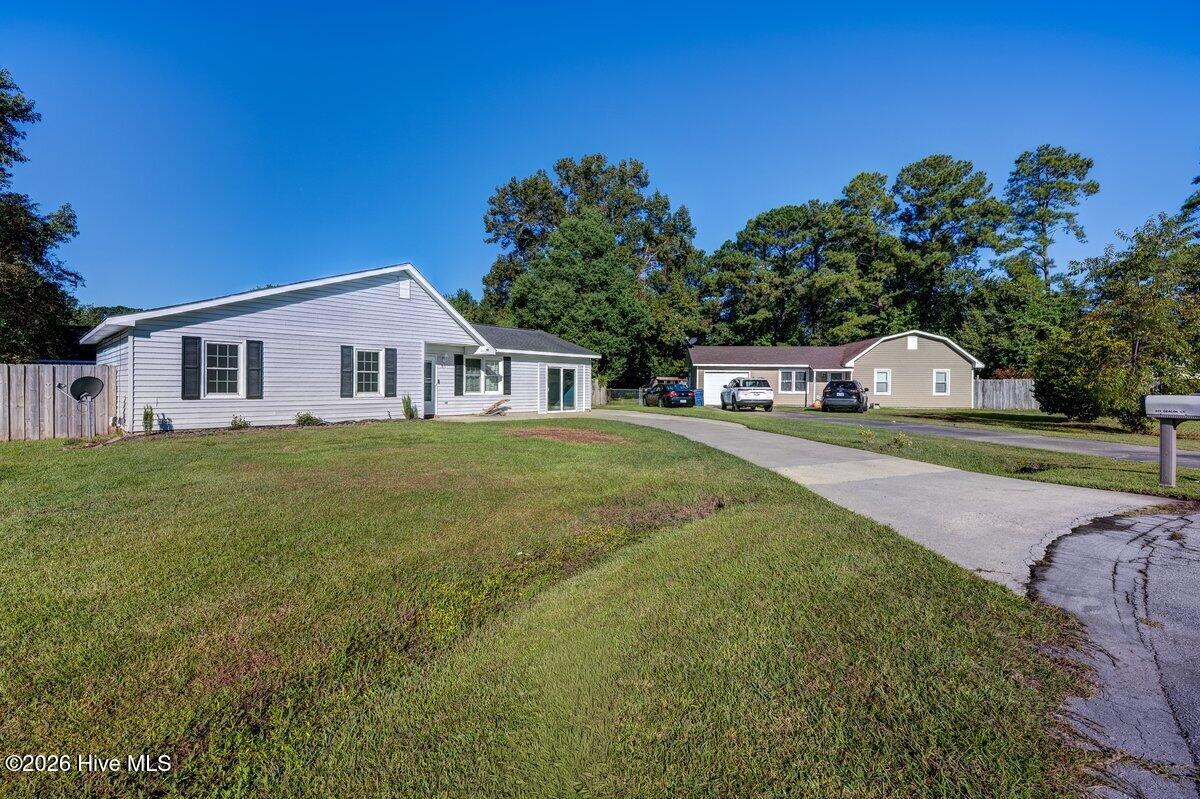 311 Deacon Court Property Photo 3