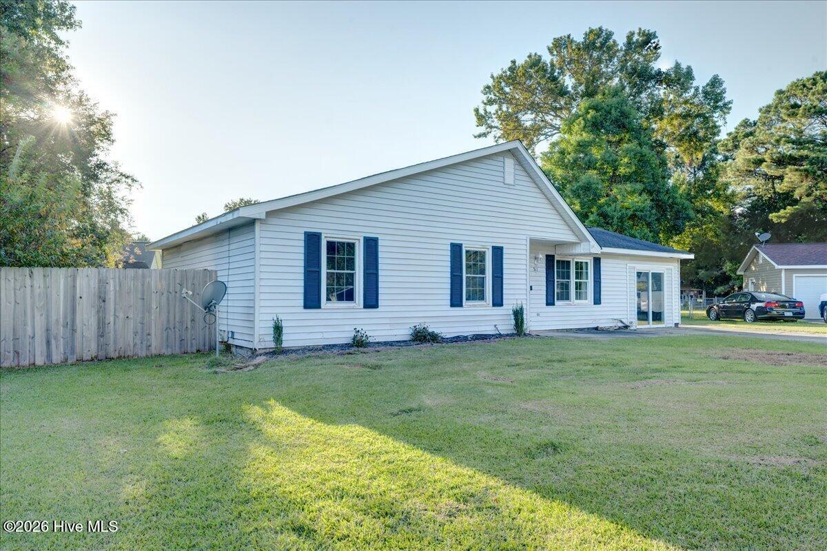 311 Deacon Court Property Photo 4