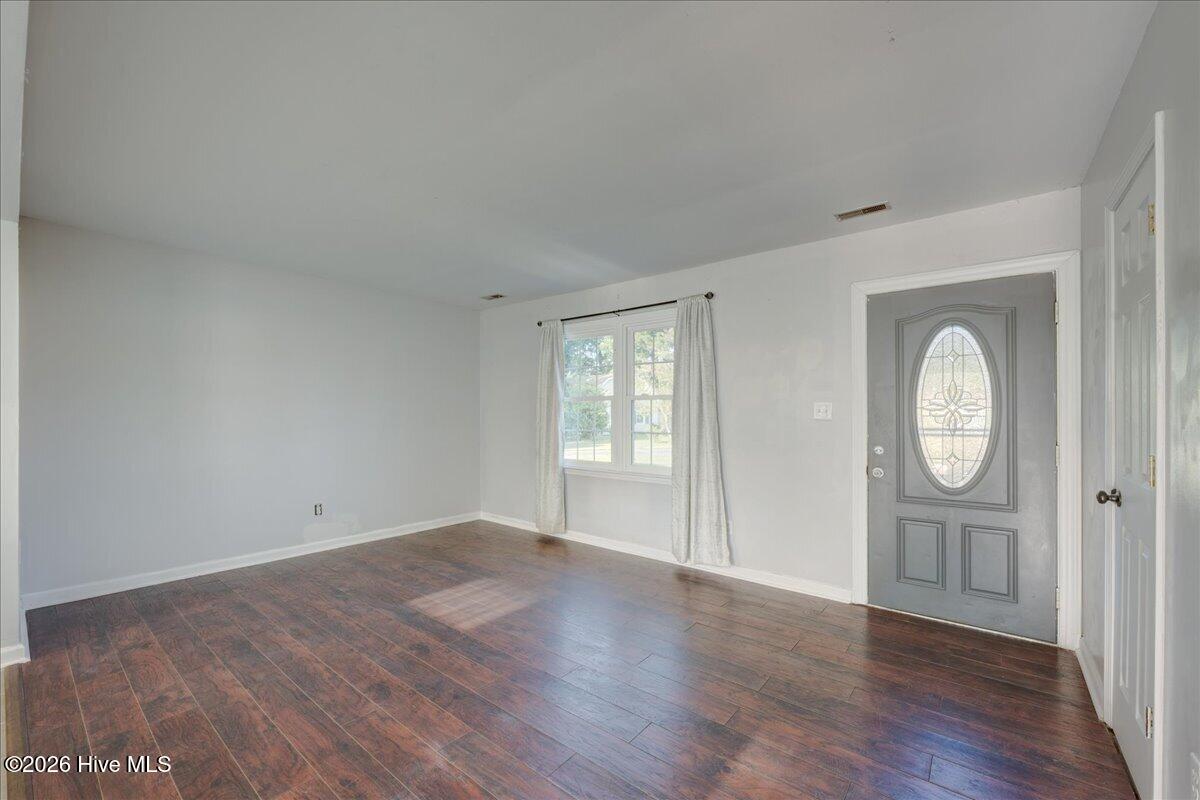 311 Deacon Court Property Photo 8