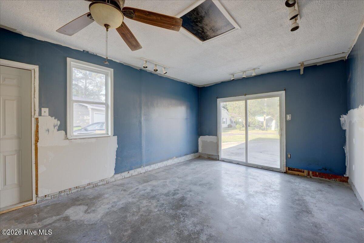 311 Deacon Court Property Photo 24