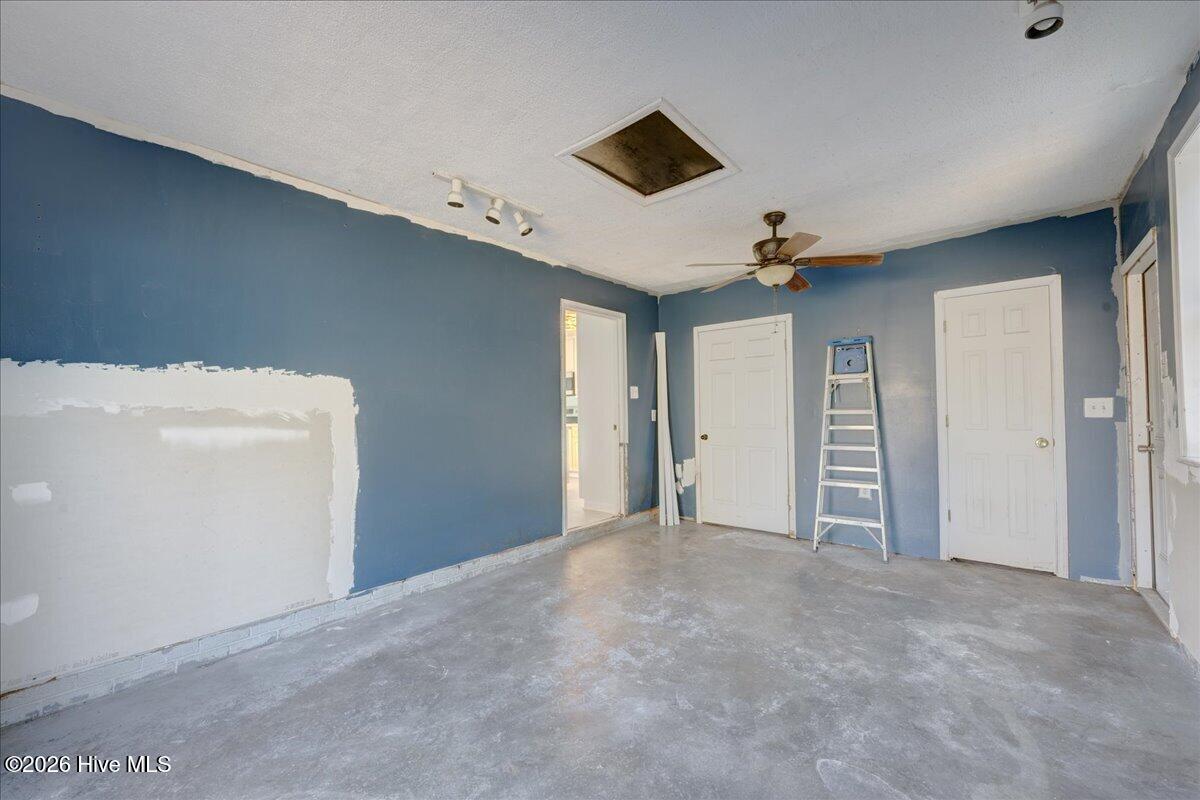 311 Deacon Court Property Photo 25