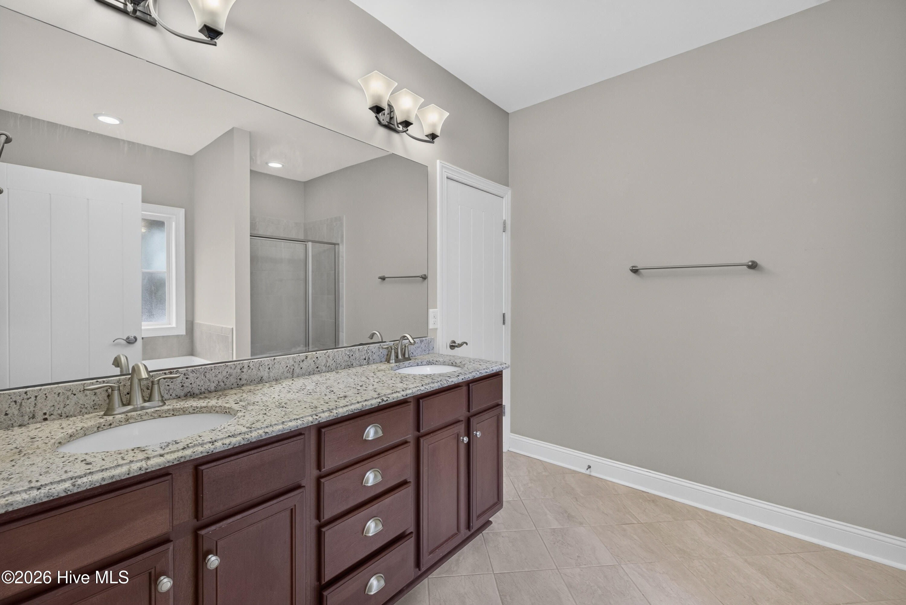 126 Summerset Landing Property Photo 35