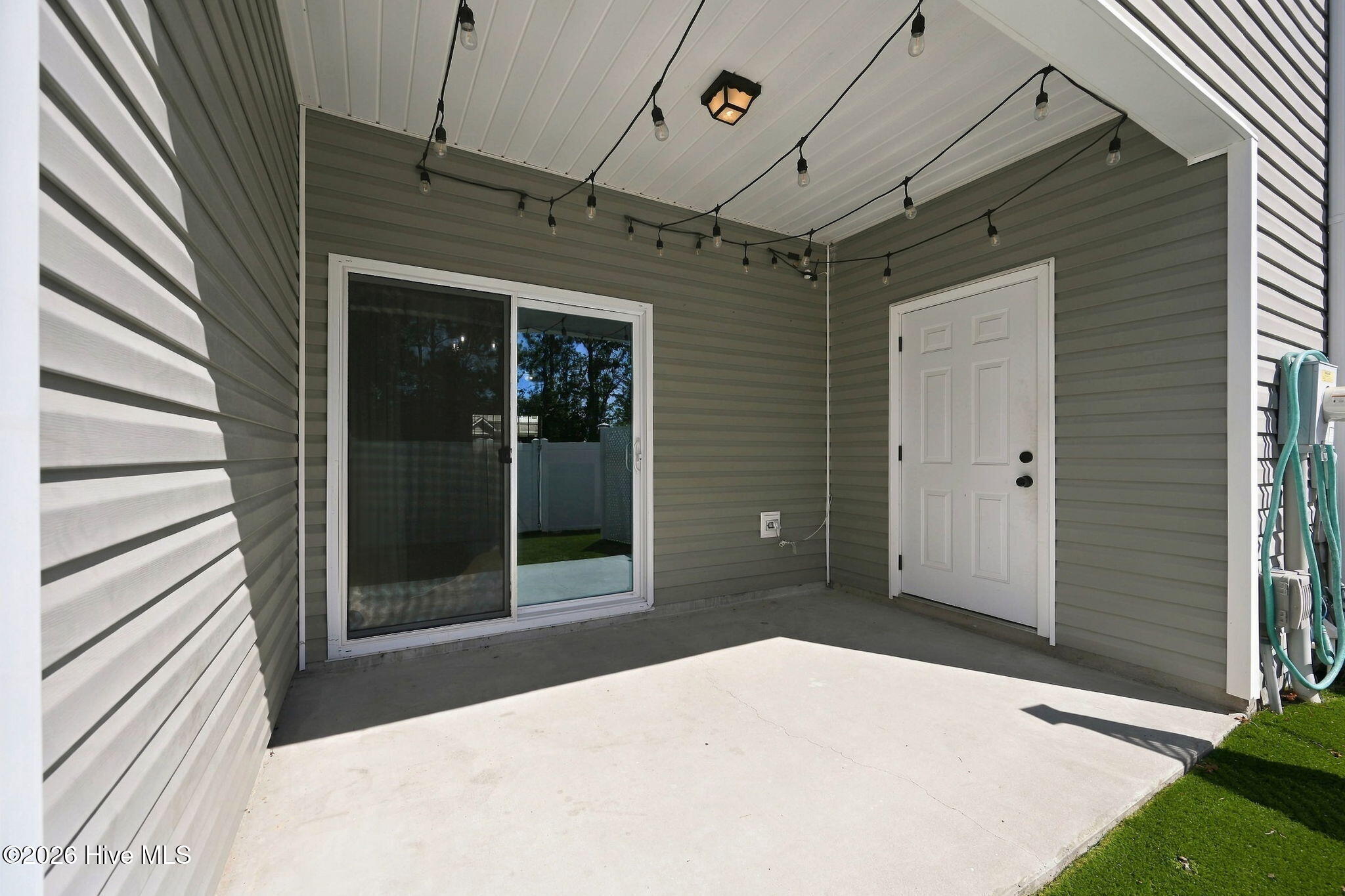 506 Oyster Rock Lane Property Photo 14