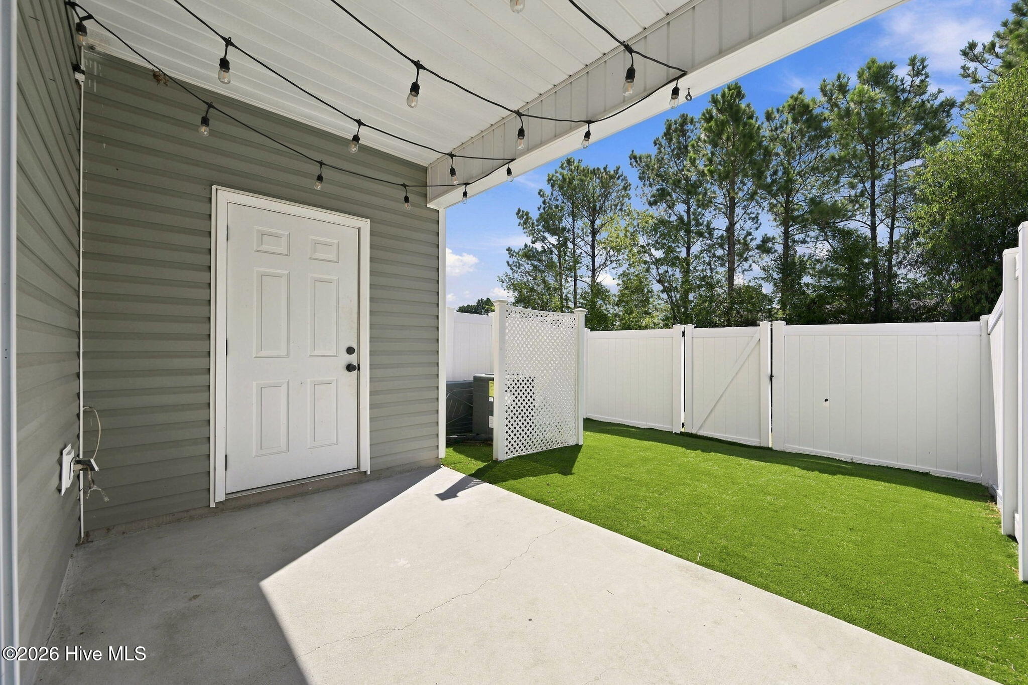 506 Oyster Rock Lane Property Photo 17