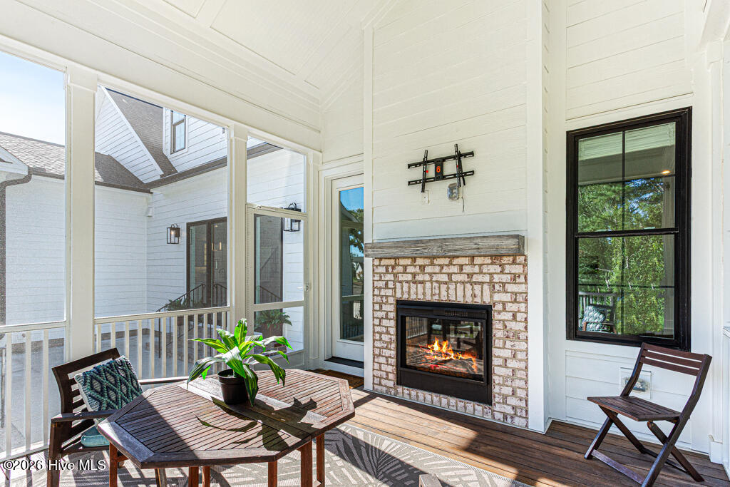 275 Hollycrest Drive Property Photo 24