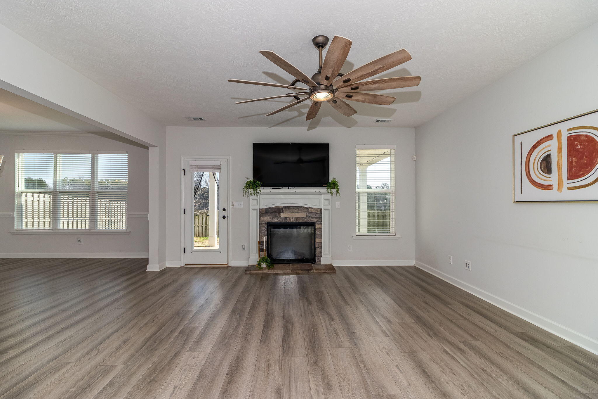 115 Dublin Loop Property Photo 7