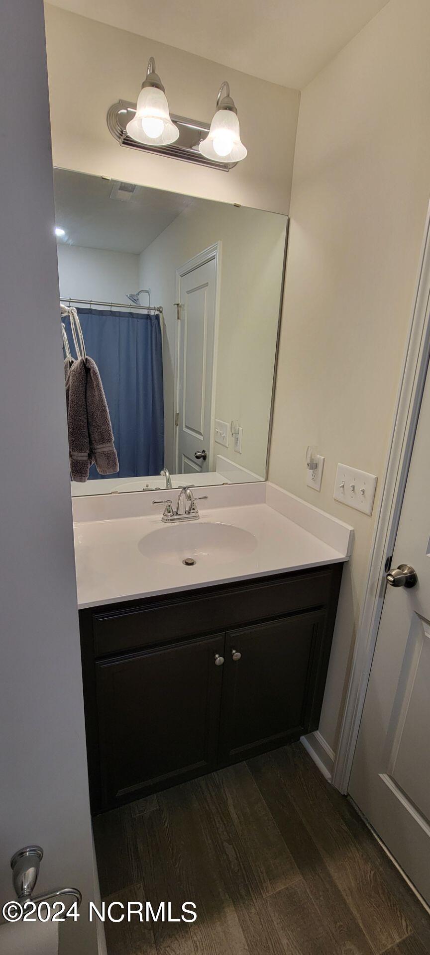 115 Jaydn Drive E Property Photo 20