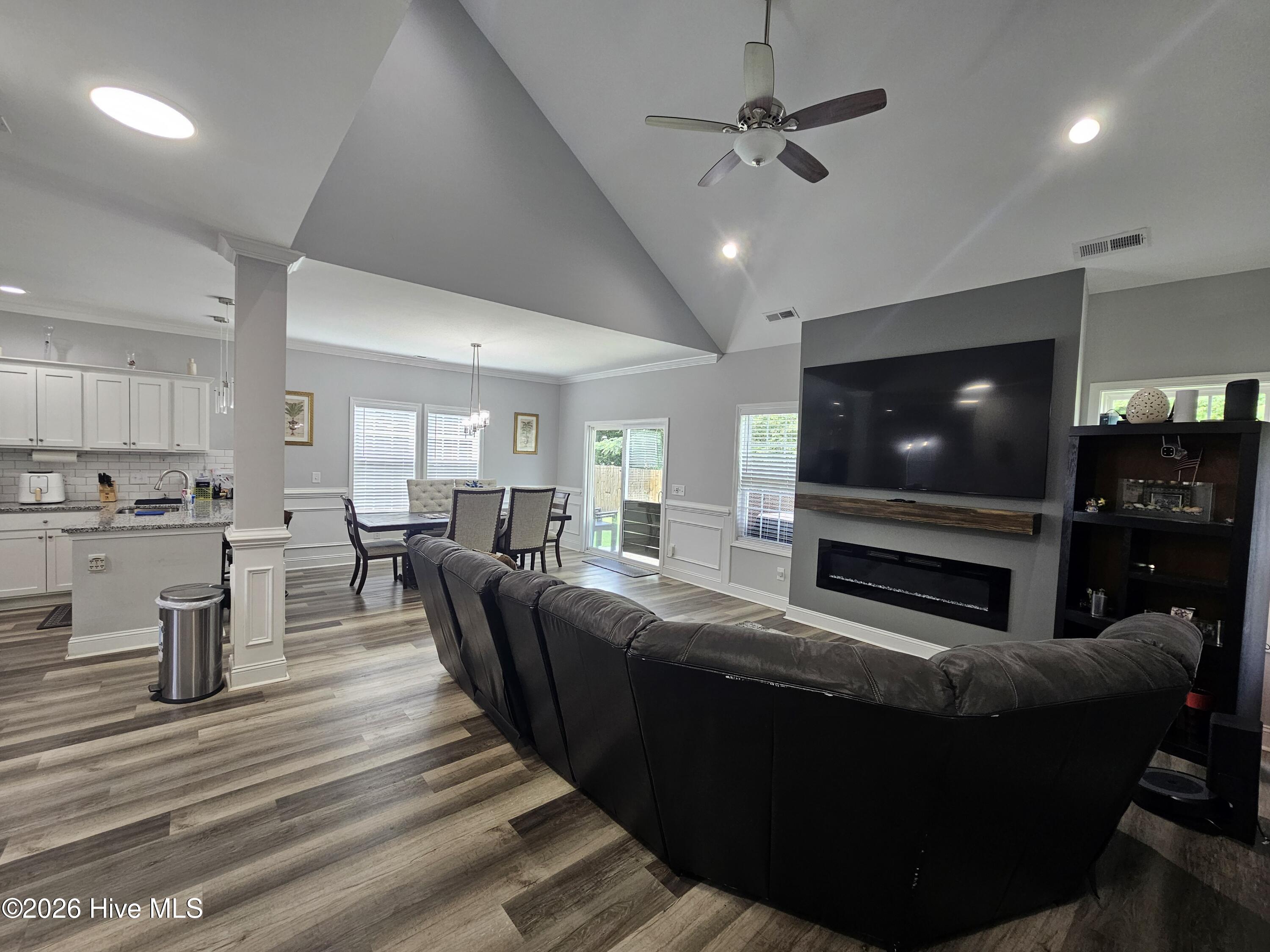 109 Fox Cove Crossing Property Photo 7