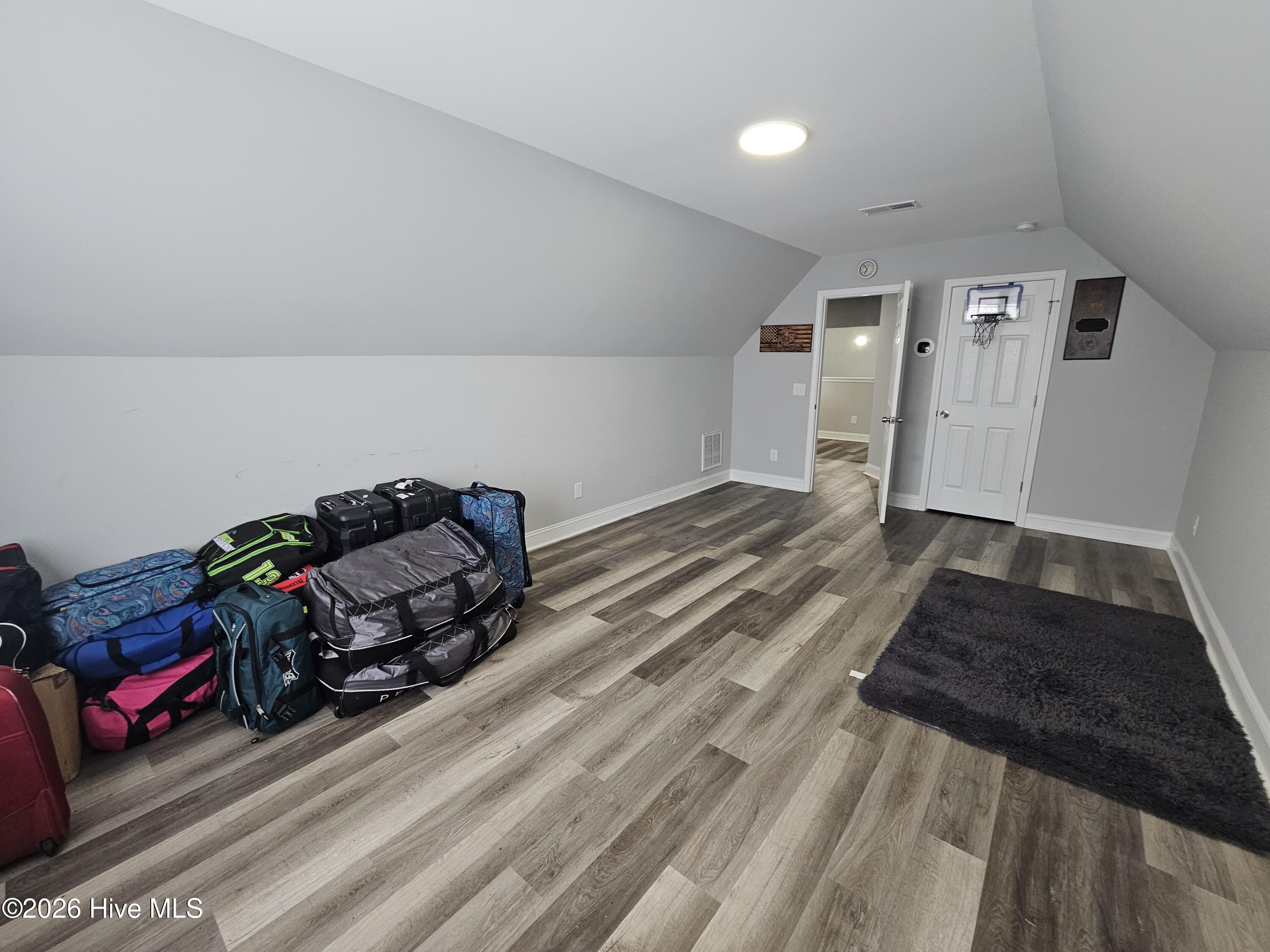 109 Fox Cove Crossing Property Photo 16