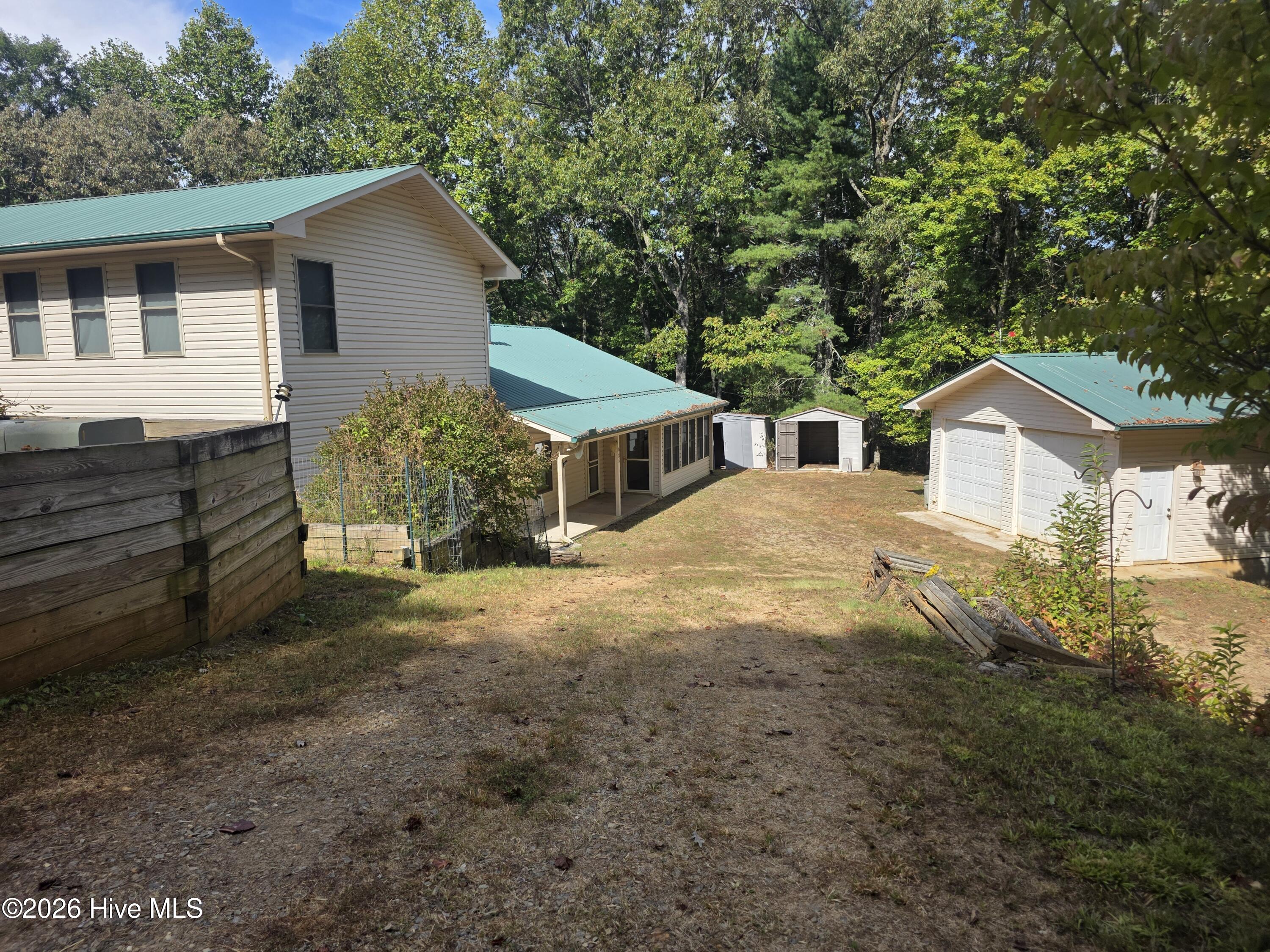 530 Cross Creek Lane Property Photo 2
