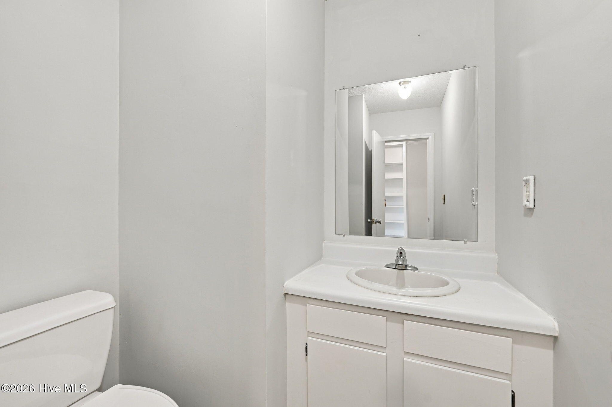 100 David Drive E15 Property Photo 8
