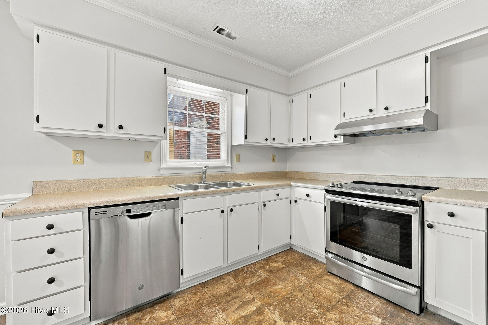 100 David Drive E15 Property Photo 11