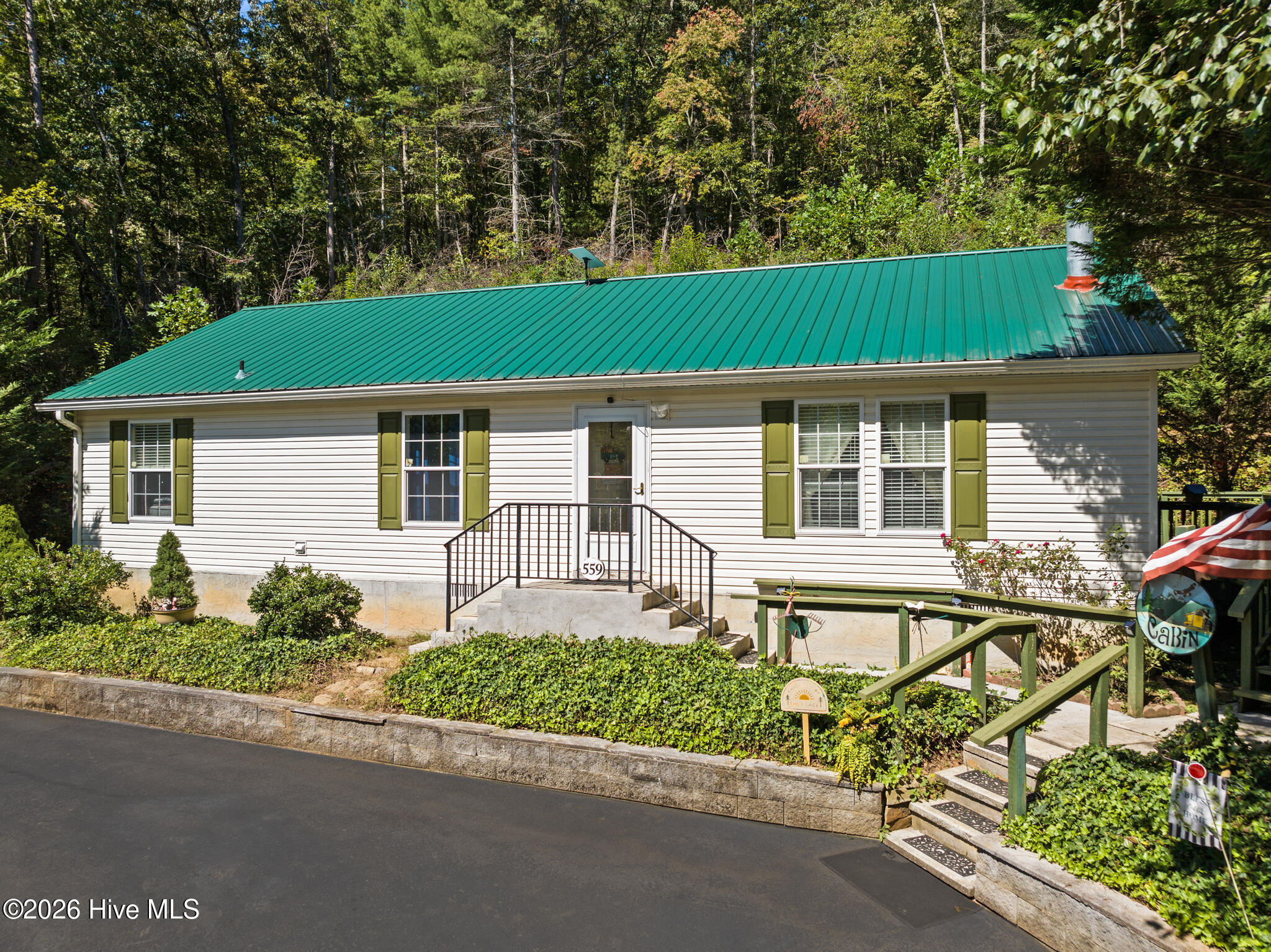 559 Misty River Circle Property Photo 1