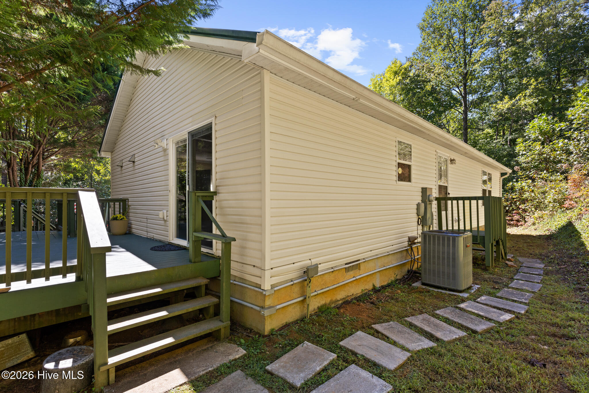 559 Misty River Circle Property Photo 6