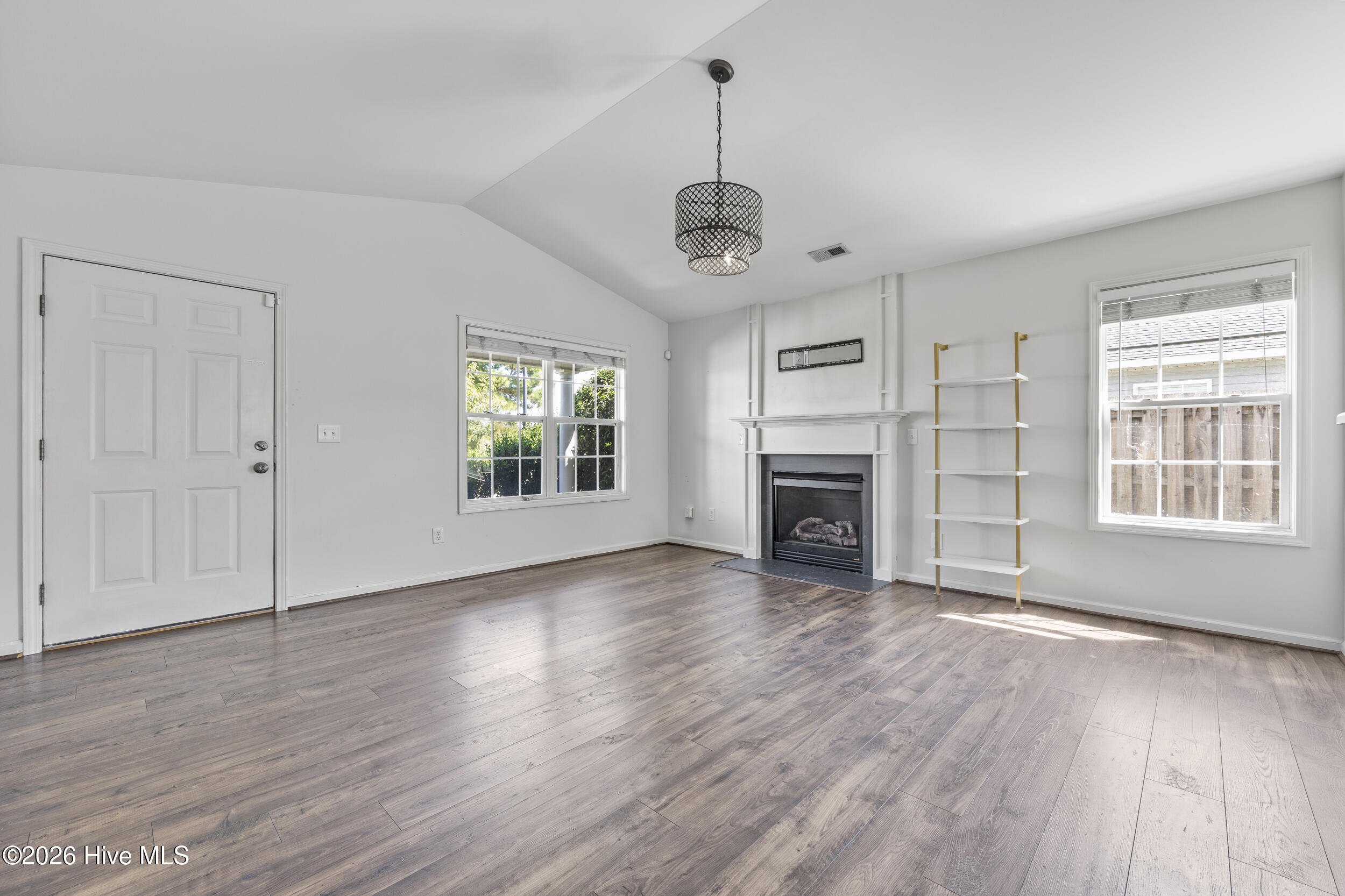 605 Brookbend Drive Property Photo 11