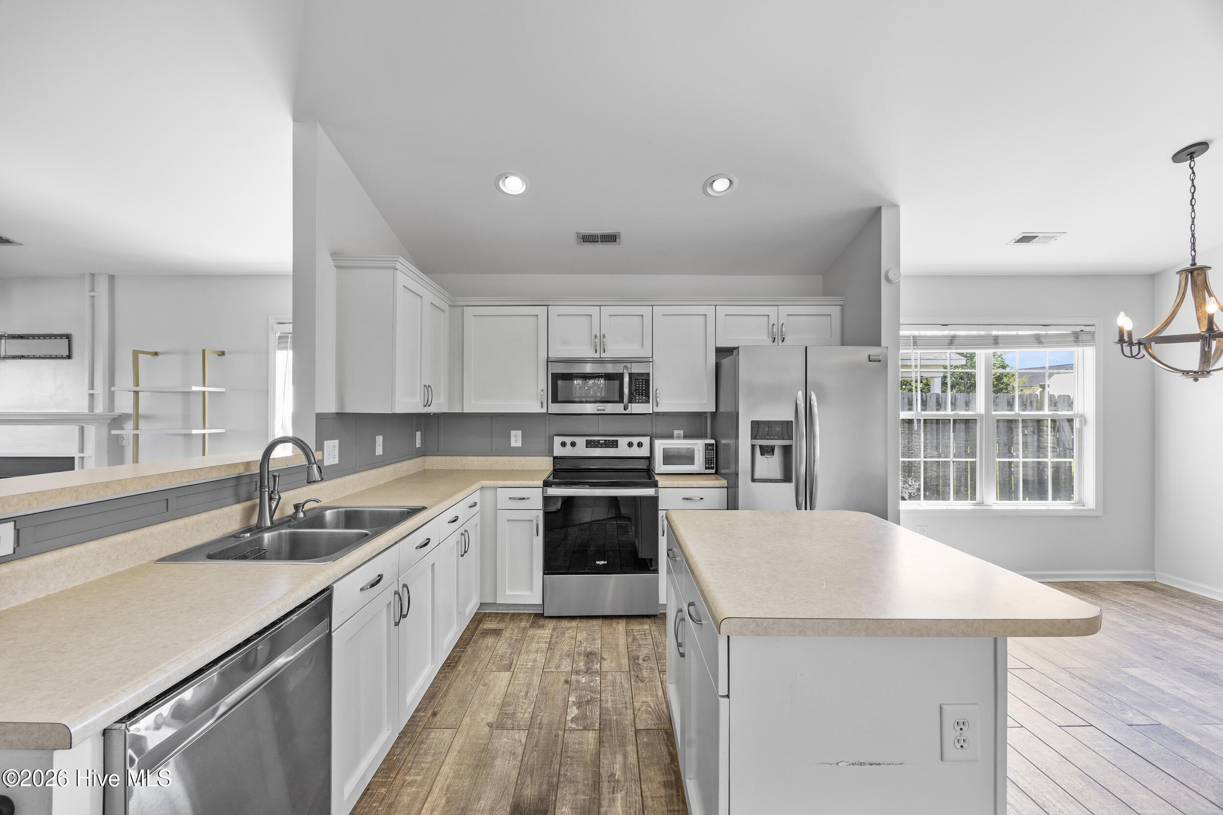 605 Brookbend Drive Property Photo 14