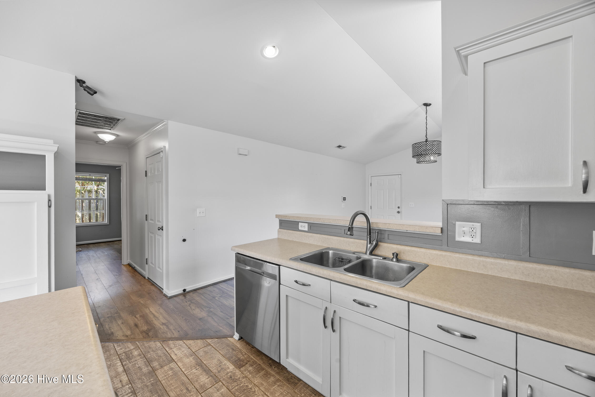 605 Brookbend Drive Property Photo 15